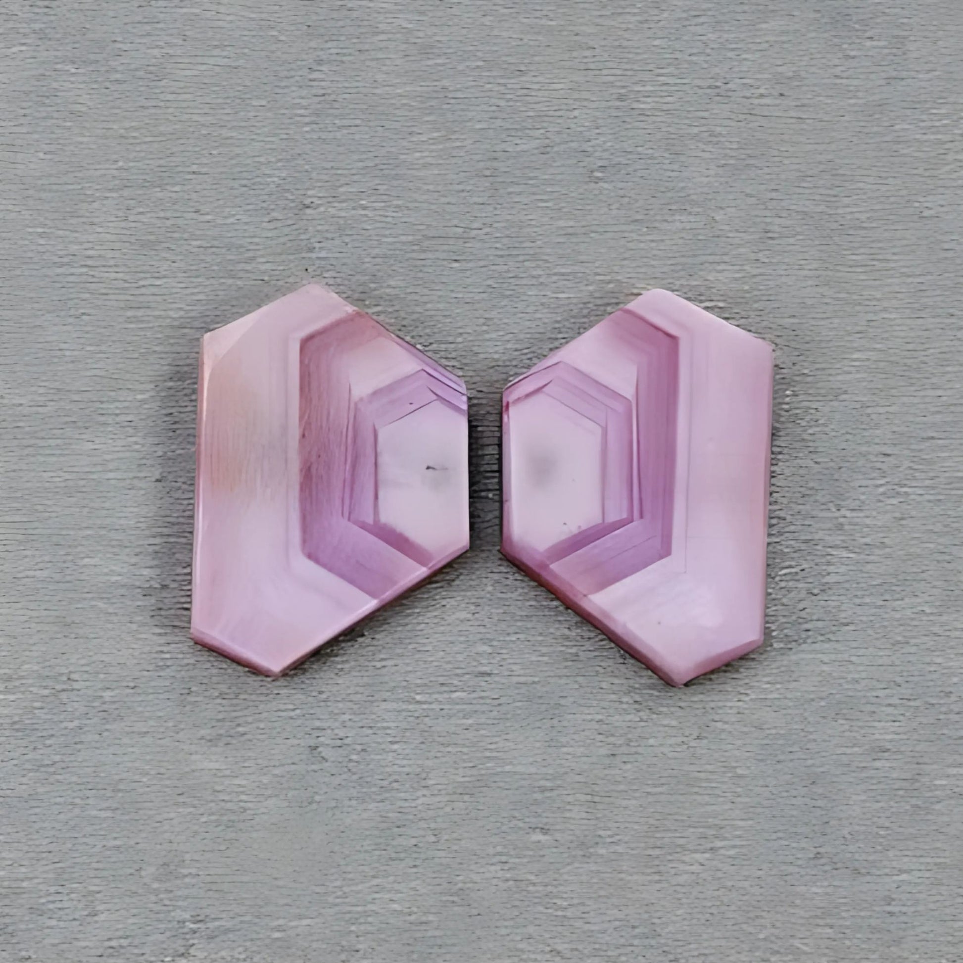 天然未经处理的粉红色蓝宝石