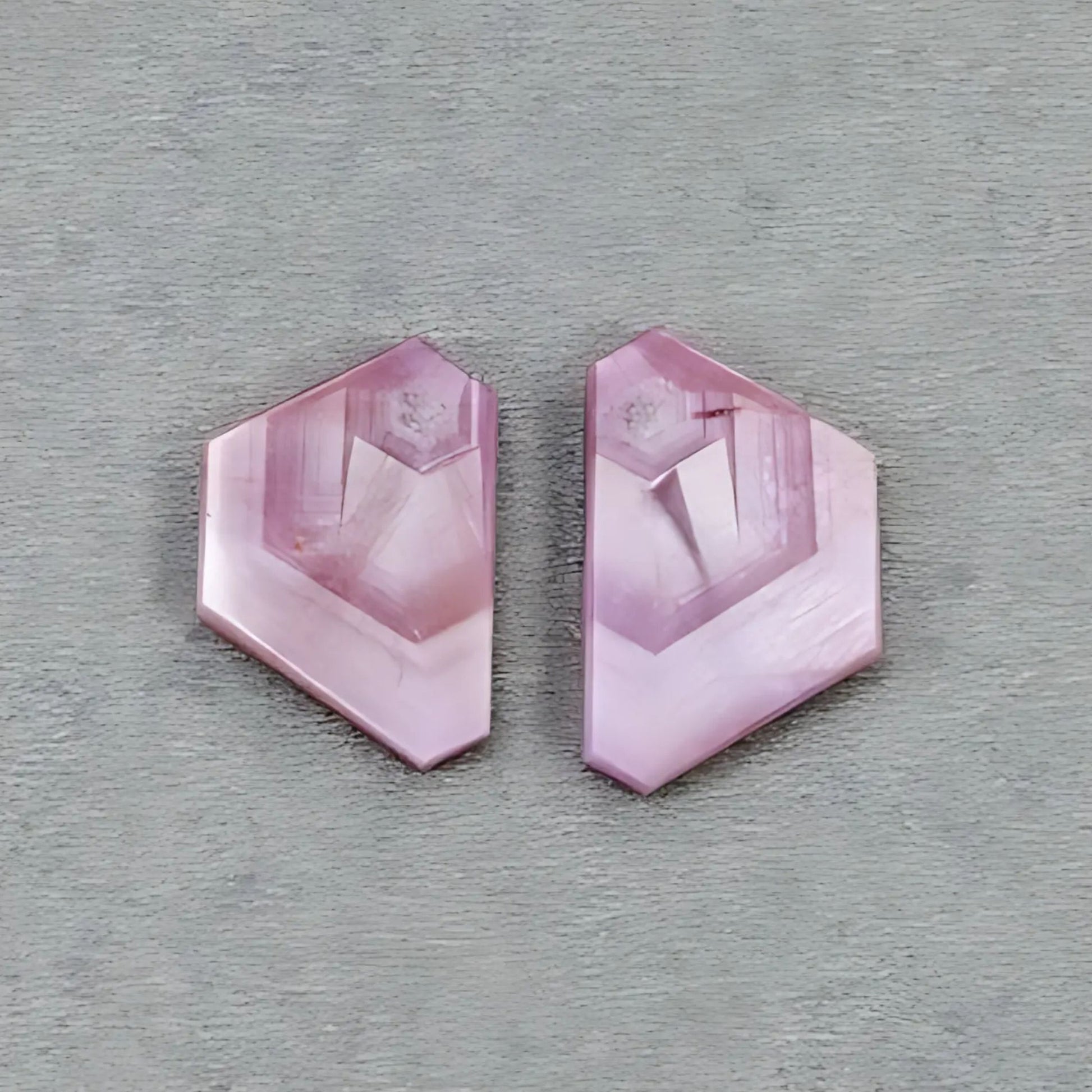 天然未经处理的粉红色蓝宝石