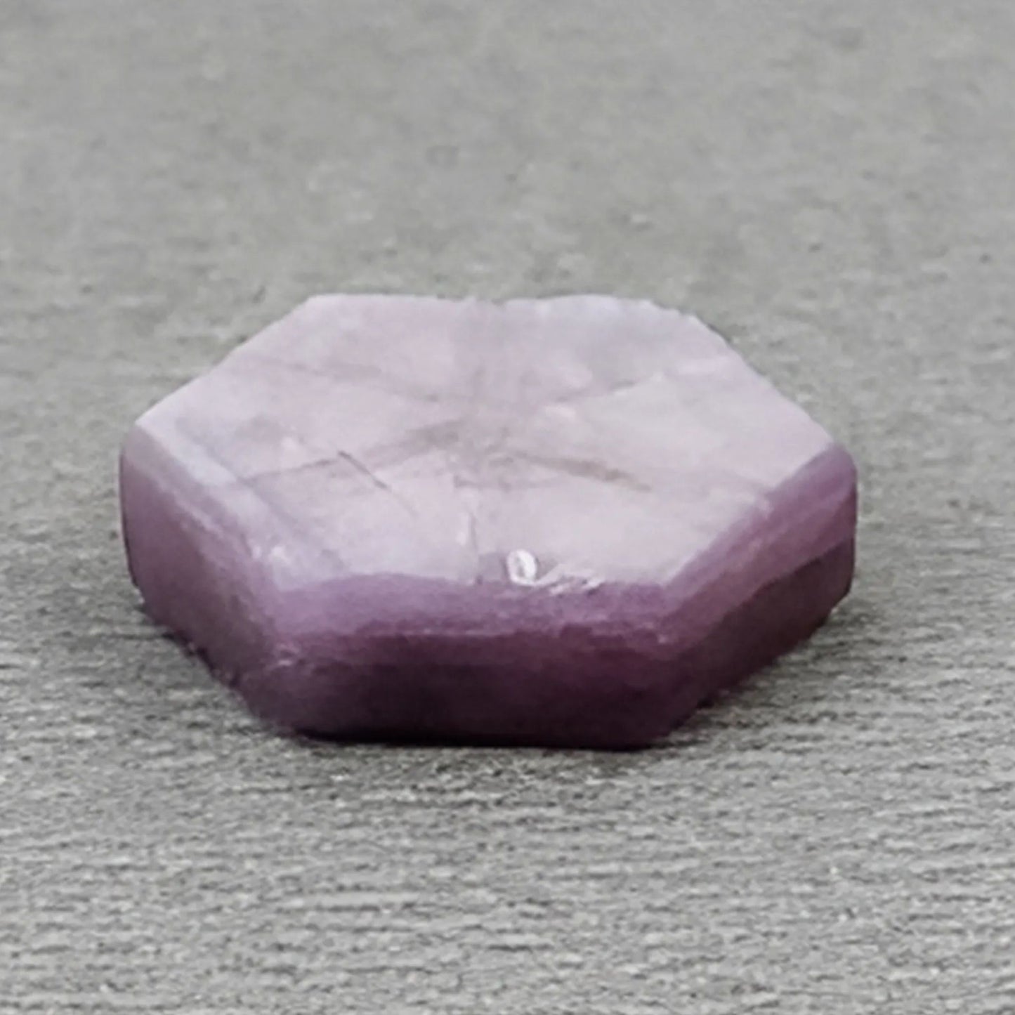 pierre précieuse saphir rose naturelle non traitée