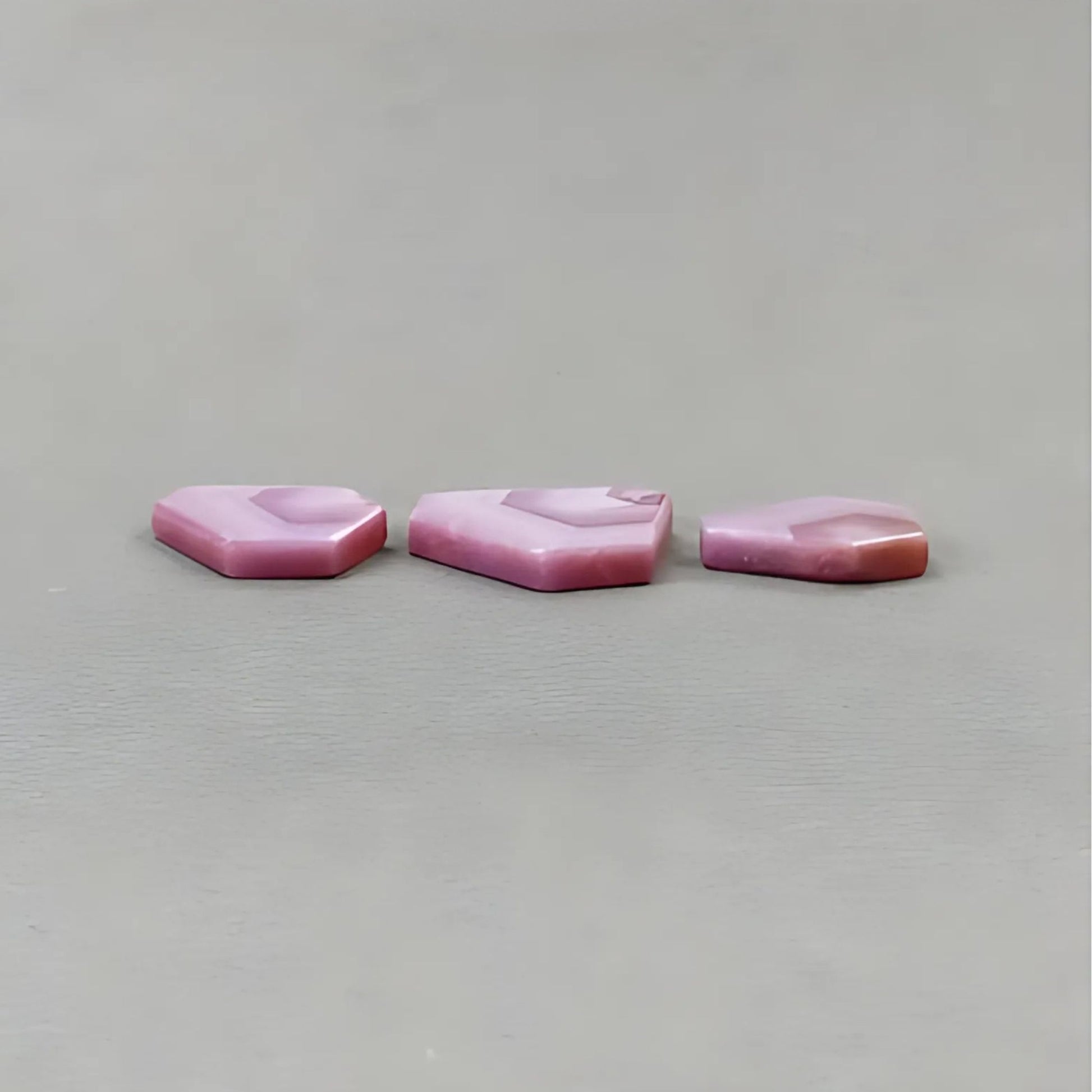 saphir rose, pierre précieuse naturelle non traitée