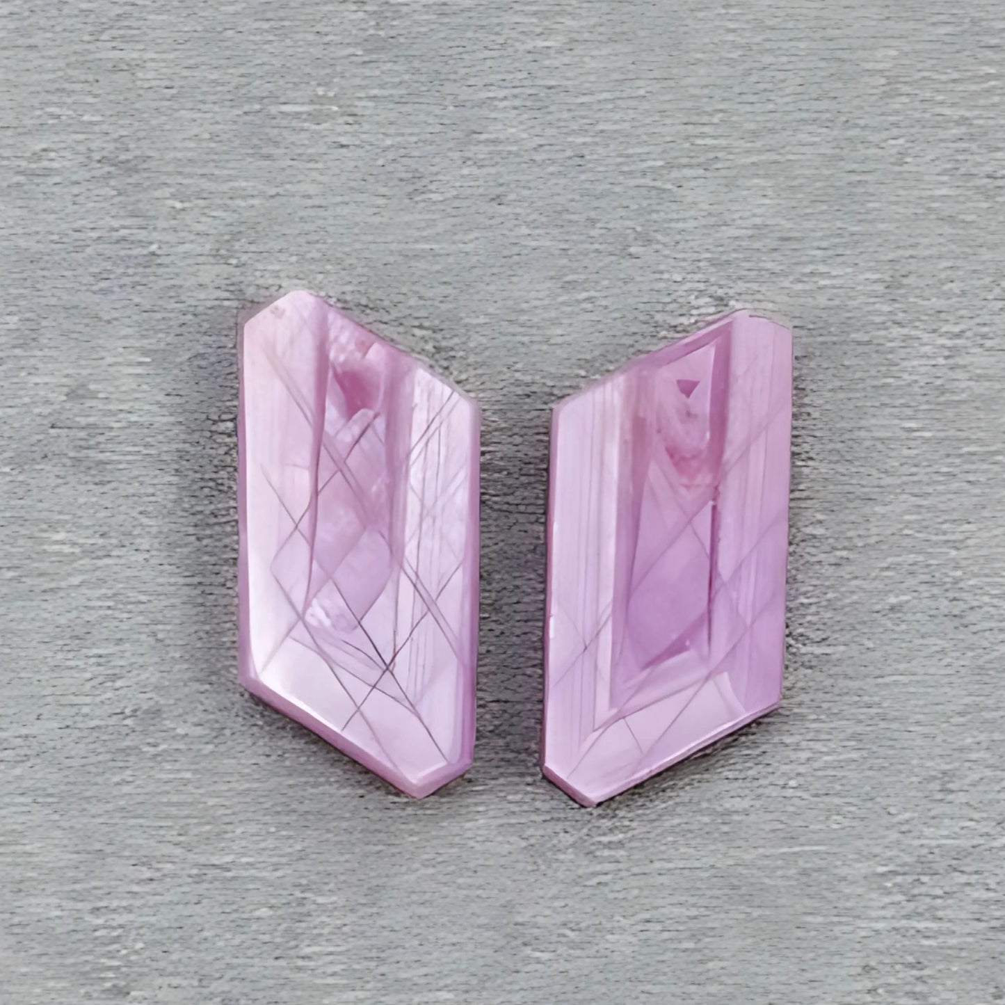 天然の未処理ピンクサファイア宝石