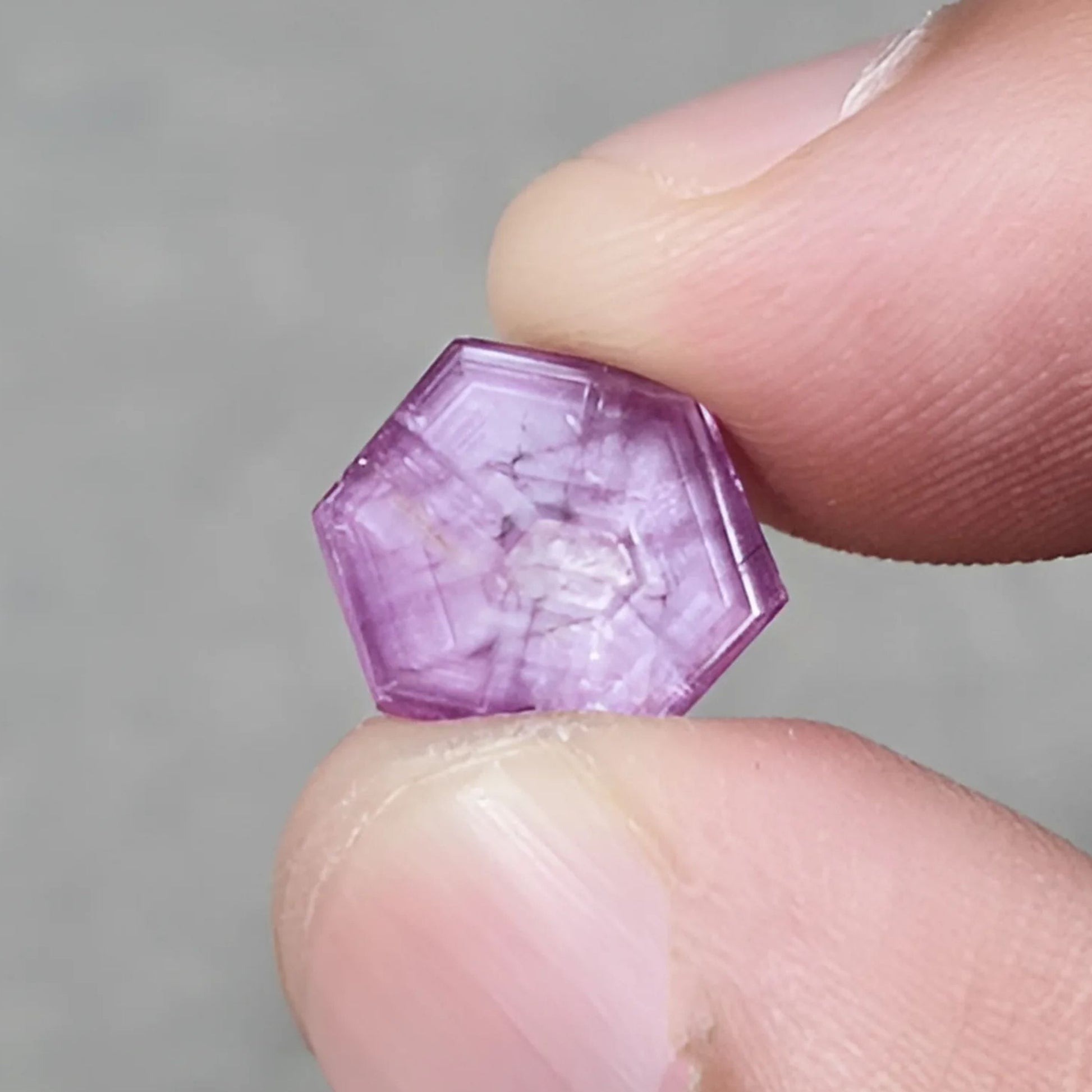 ローズマリーピンクサファイア六角形スライス