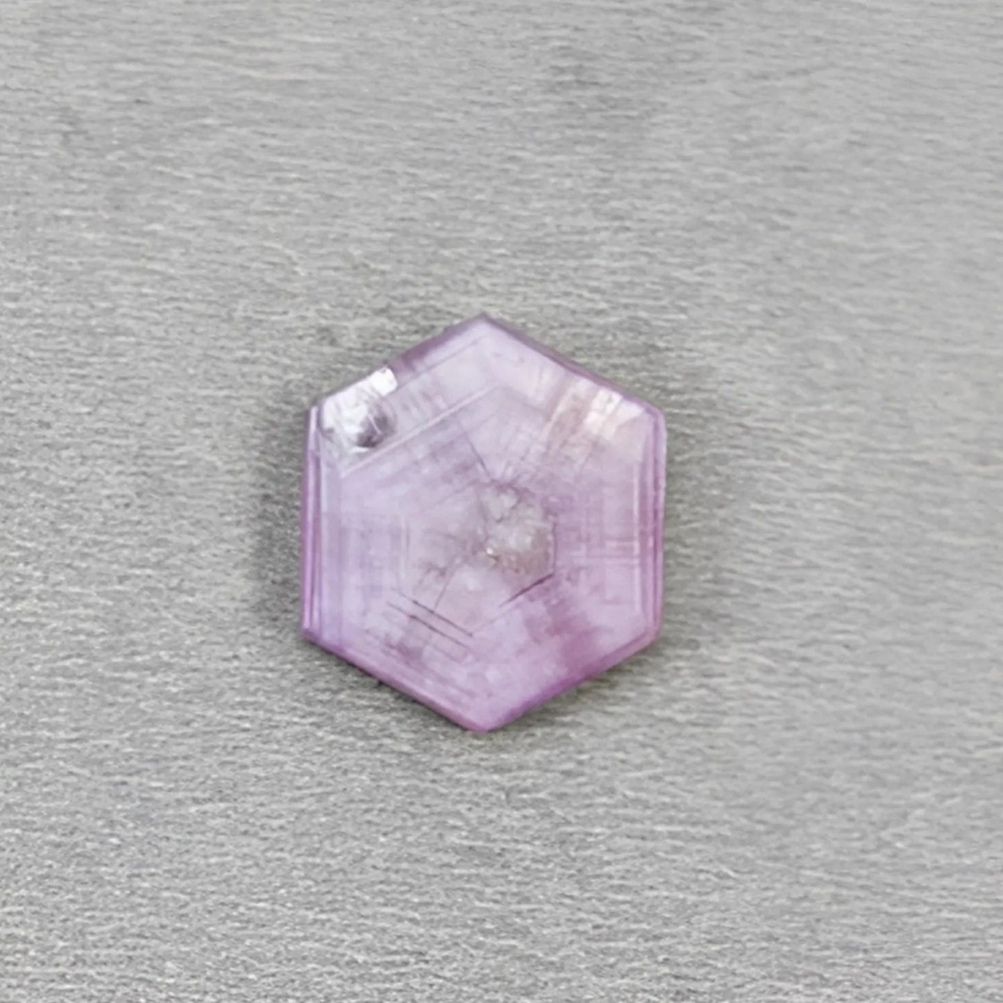 الياقوت الوردي للمجوهرات