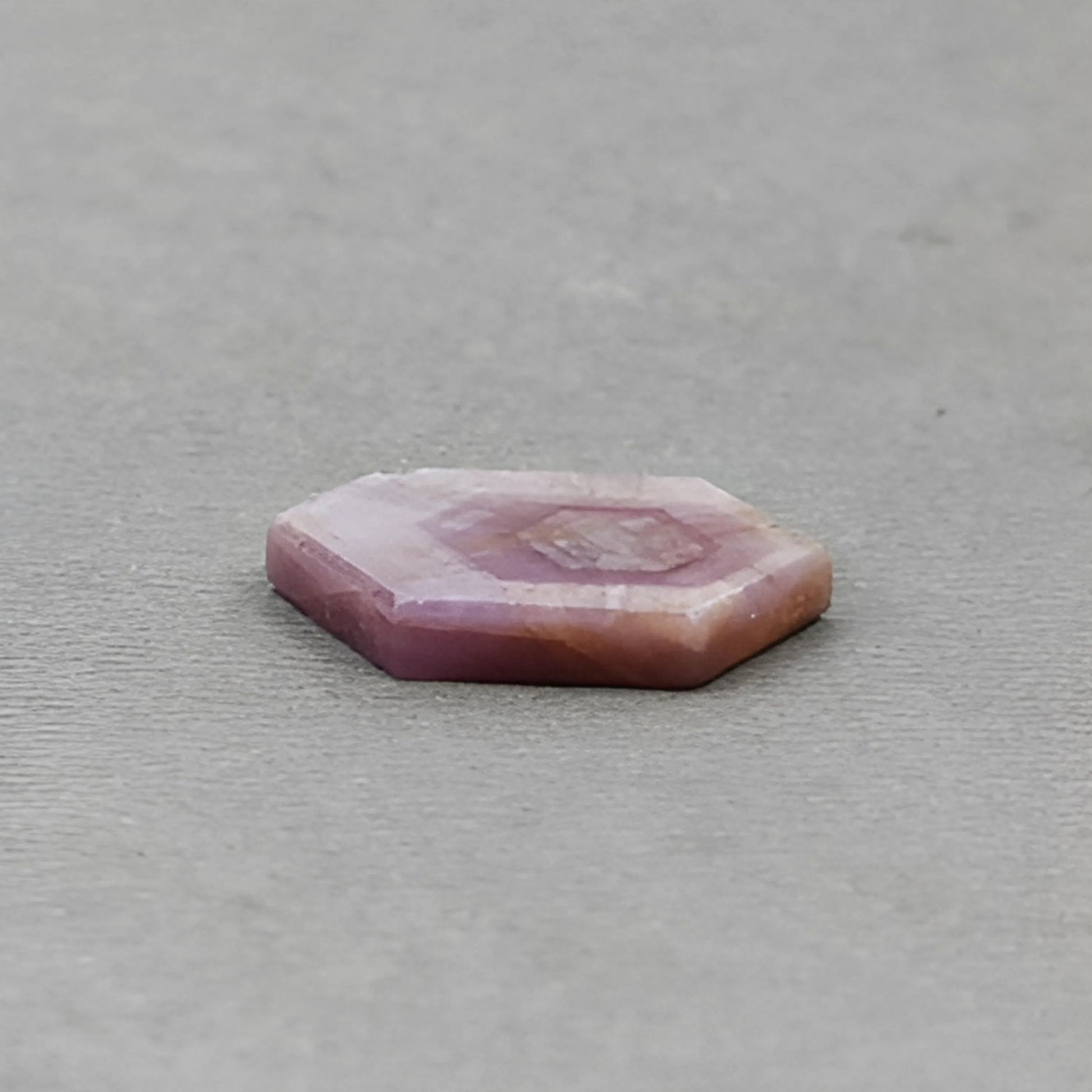 天然の未処理ピンクサファイア宝石