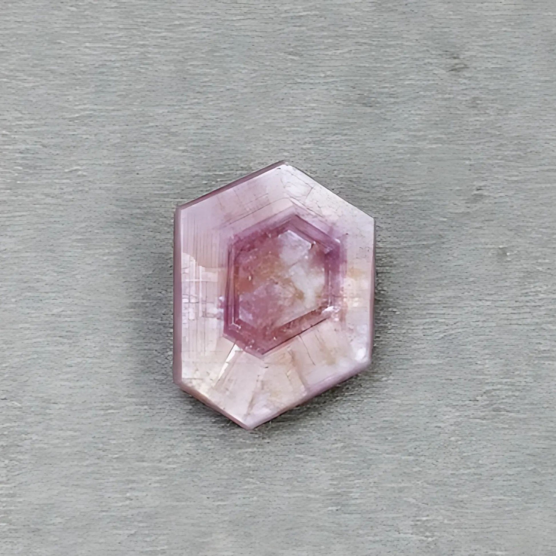 pietra portafortuna di settembre