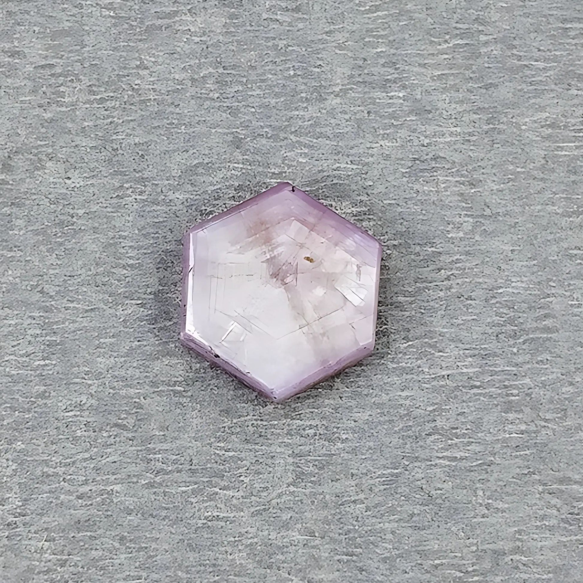 pietra portafortuna di settembre