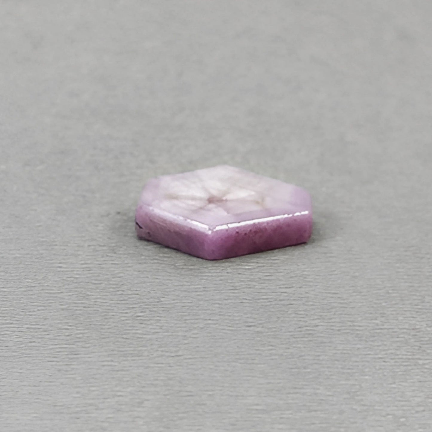 ジュエリー用のピンクサファイア