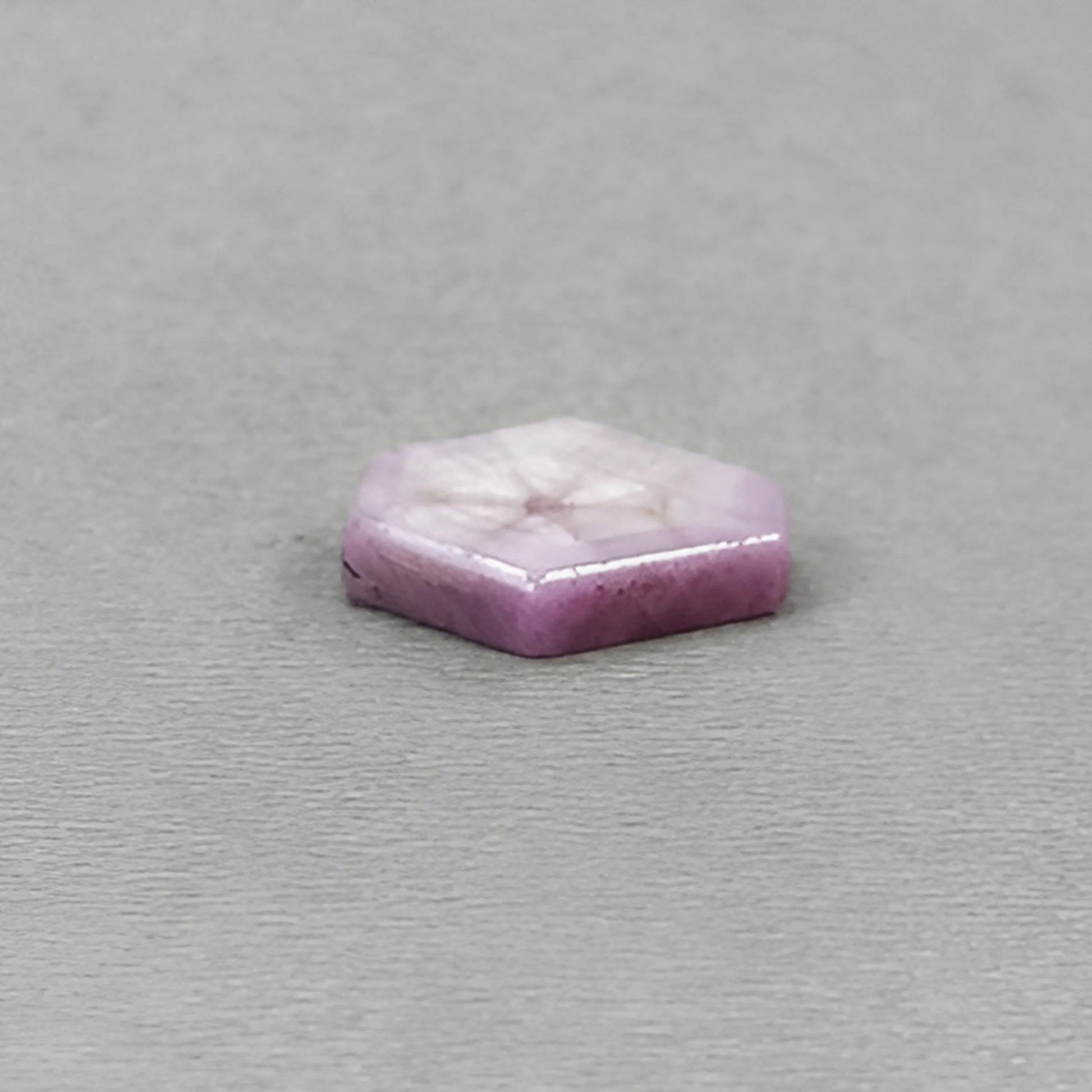 ジュエリー用のピンクサファイア