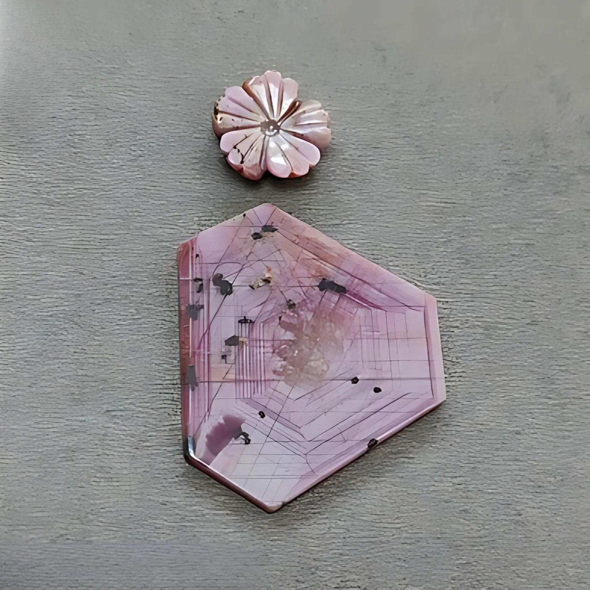 天然未処理のピンクサファイア