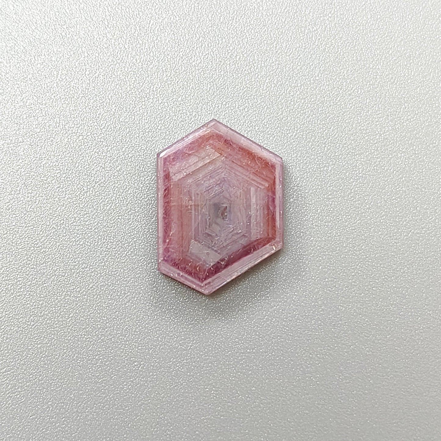 ジュエリー用のピンクサファイア