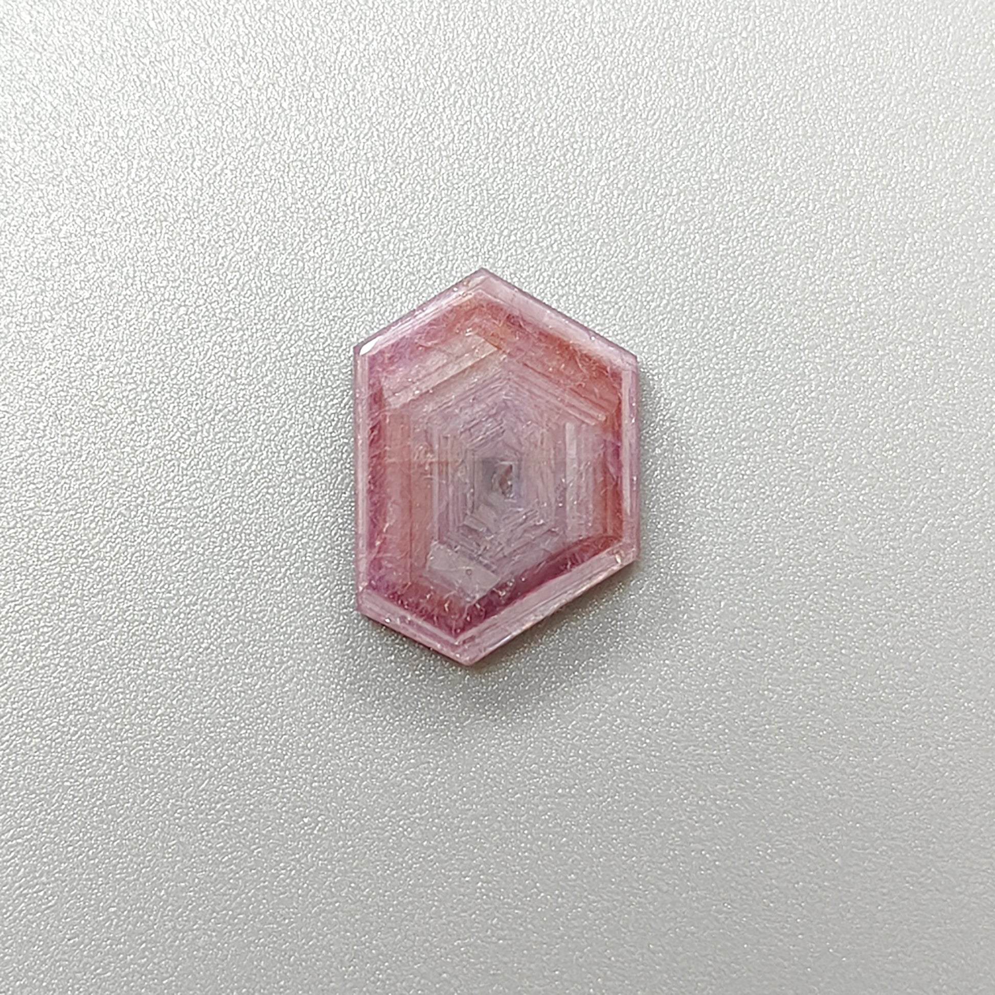 ジュエリー用のピンクサファイア