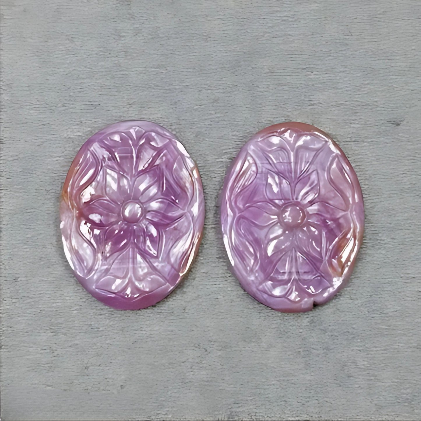 粉红蓝宝石椭圆形雕刻