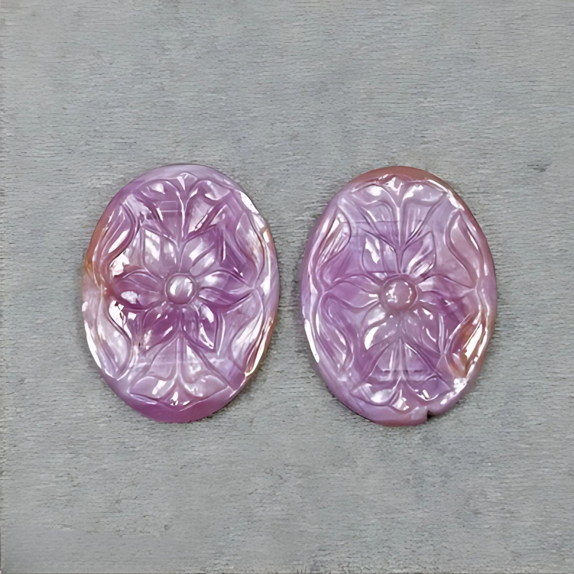 粉红蓝宝石椭圆形雕刻