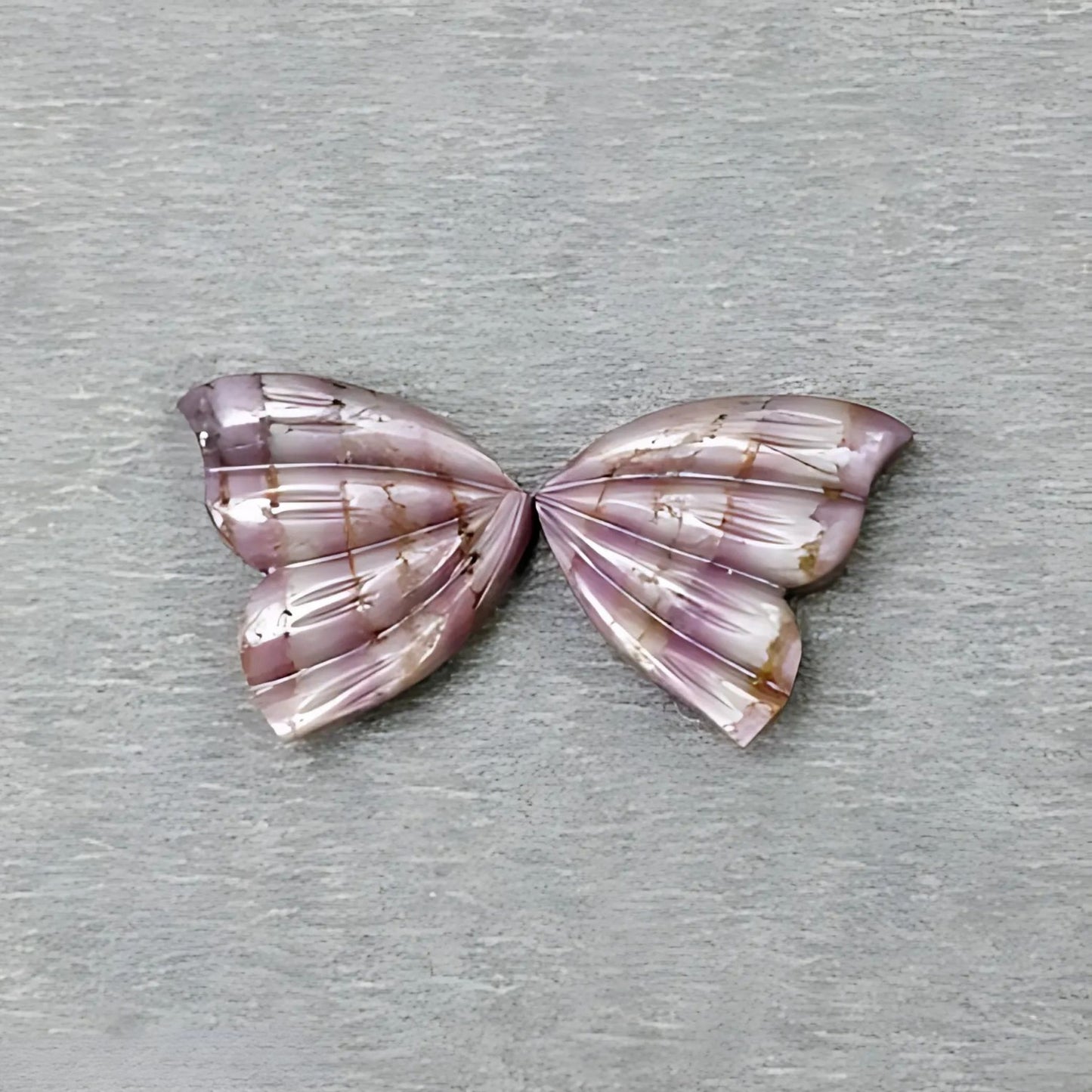 蓝宝石蝴蝶形雕刻