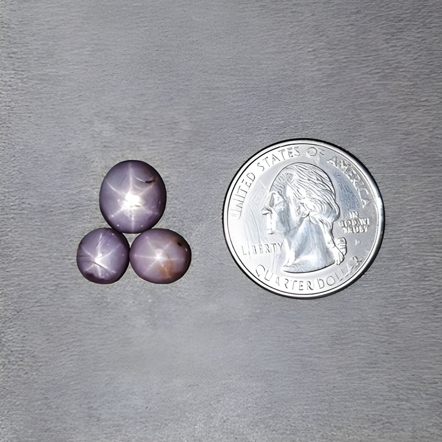 ياقوت نجمي طبيعي غير معالج