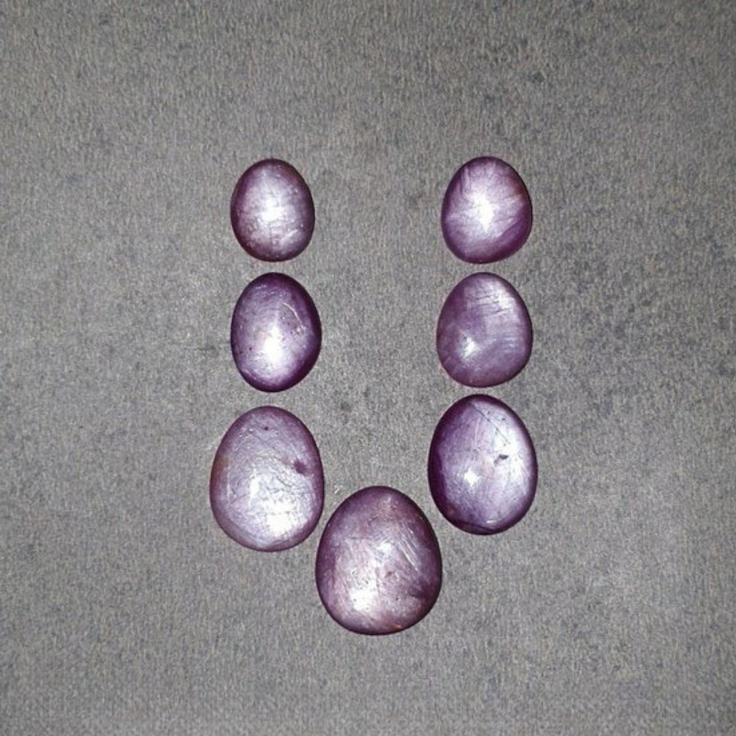Cabochon saphir rose étoilé