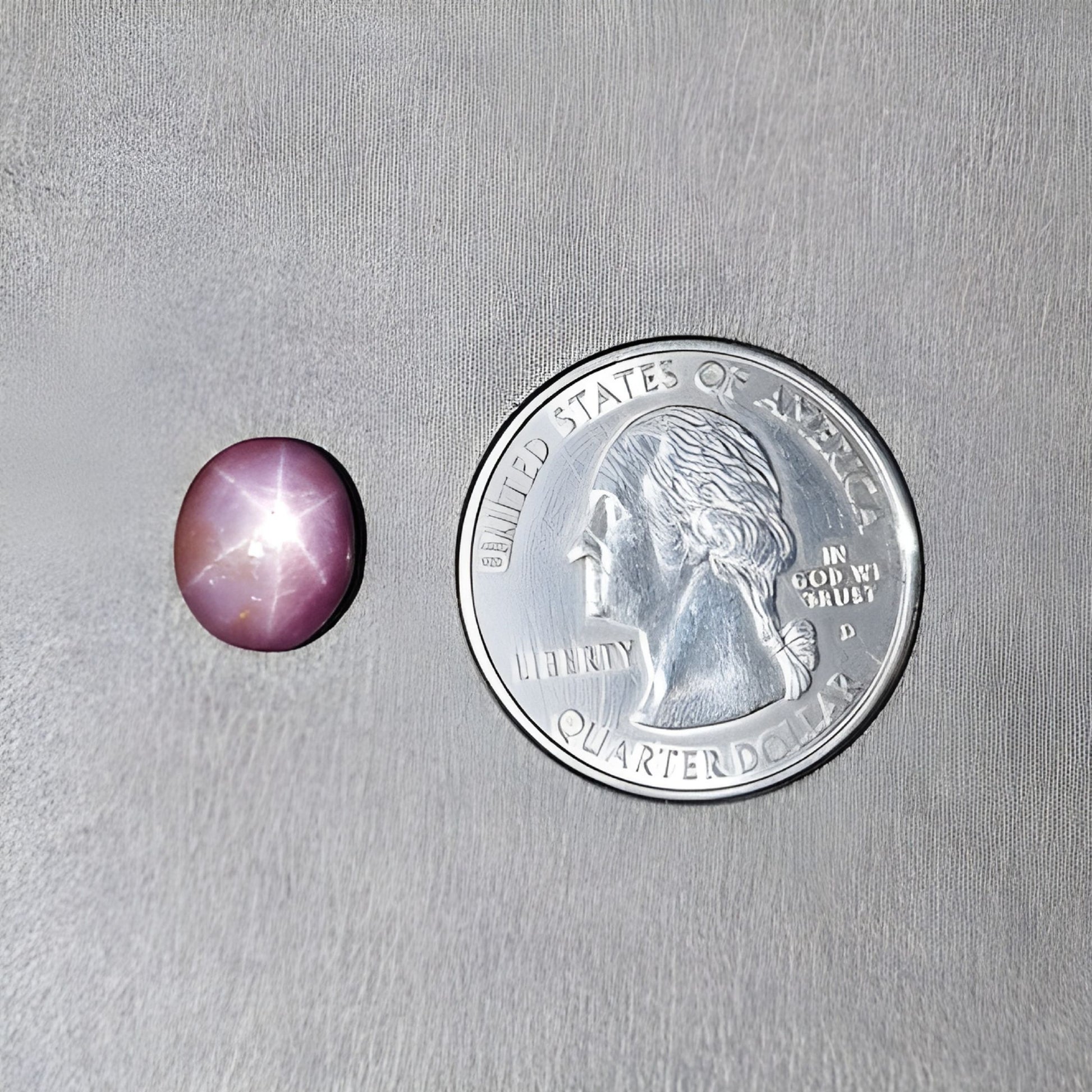 حجر ياقوت نجمي طبيعي من الكابوشون