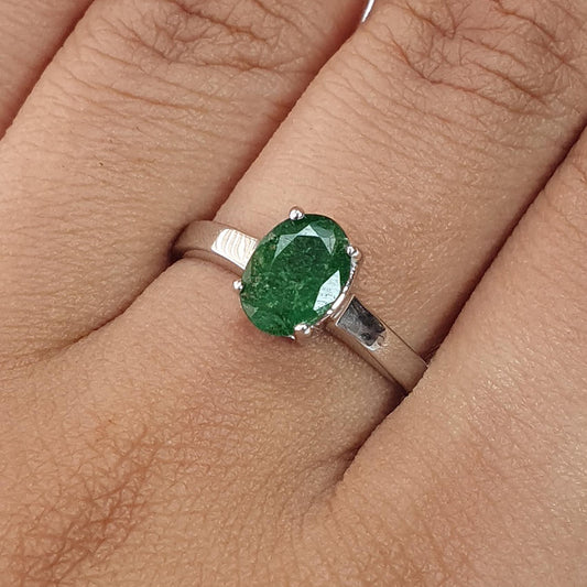 Emerald Faceted Silver Ring: 2.16gms Natural Untreated Emerald Oval Faceted Cut 925 Sterling Silver Prong Set Ring 7.40 US