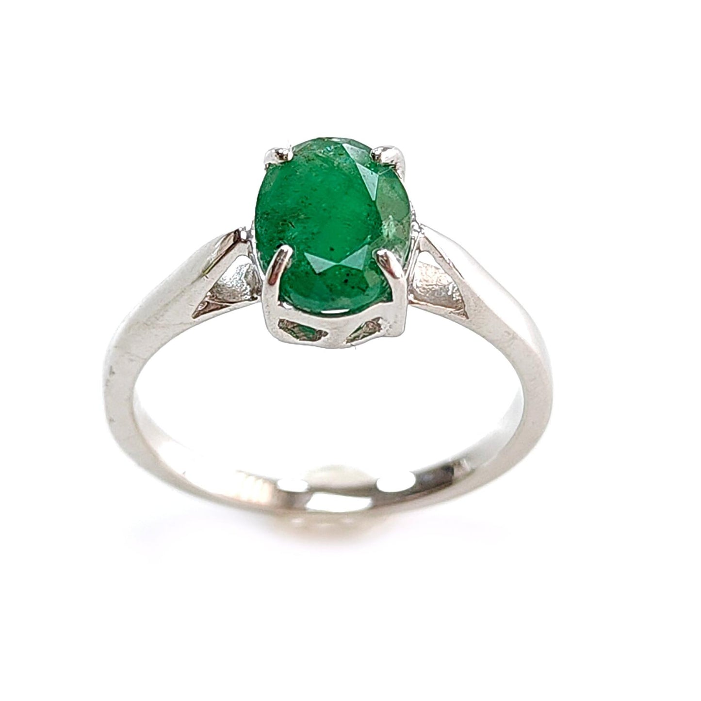 Emerald Faceted Silver Ring: 2.22gms Natural Untreated Emerald Oval Faceted Cut 925 Sterling Silver Prong Set Ring 6.85US