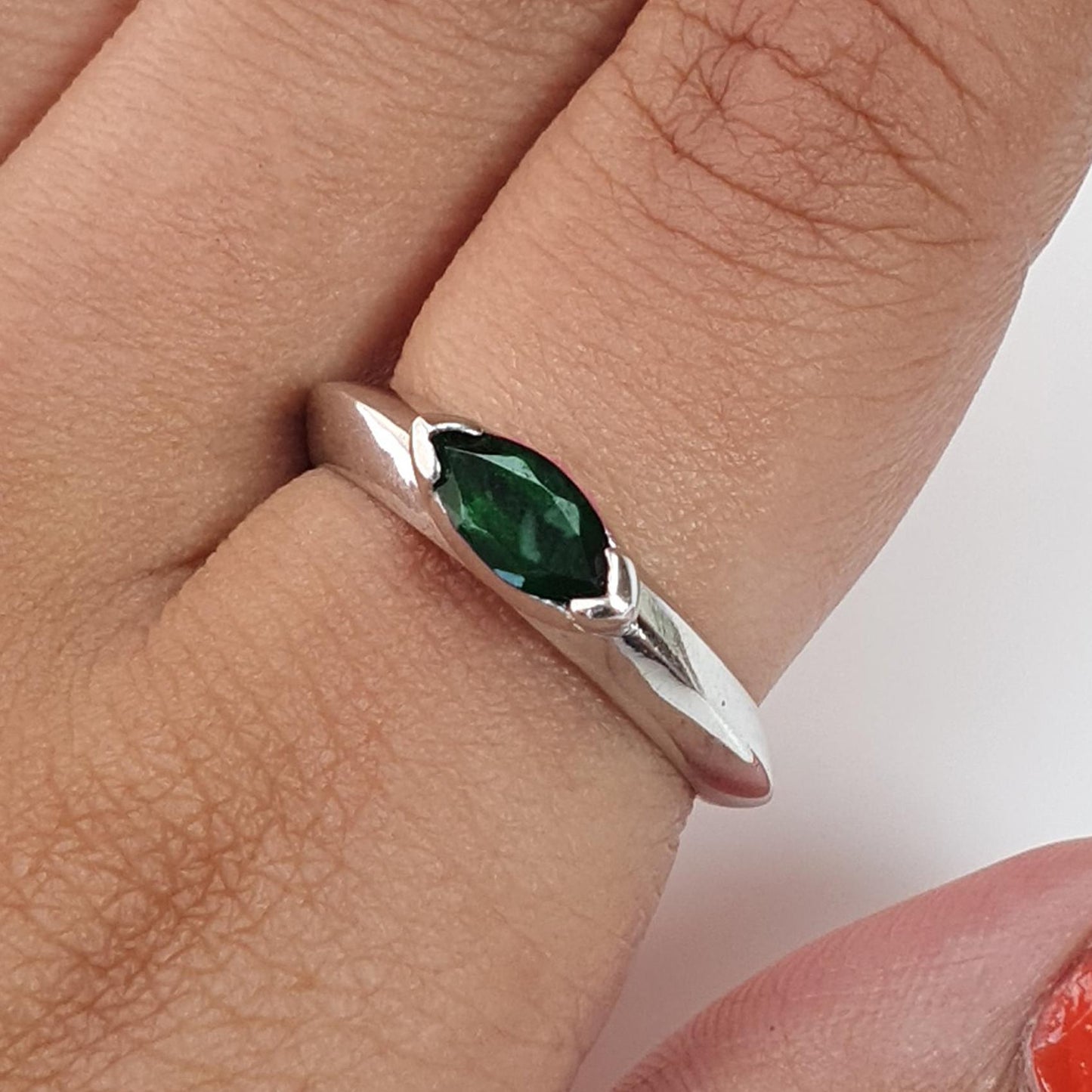 Emerald Faceted Silver Ring: 2.75gms Natural Untreated Emerald Marquise Faceted Cut 925 Sterling Silver Bezel Set Ring 7.25 US