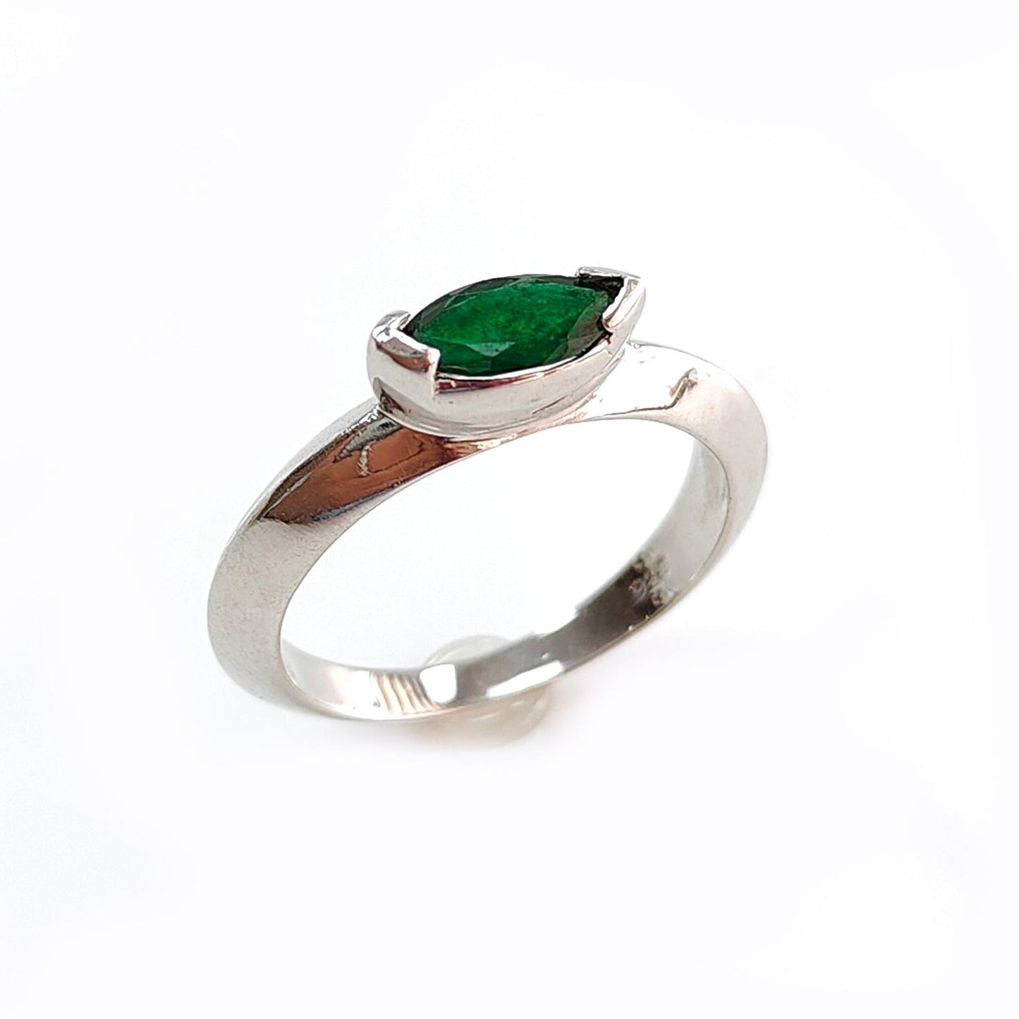 Emerald Faceted Silver Ring: 2.75gms Natural Untreated Emerald Marquise Faceted Cut 925 Sterling Silver Bezel Set Ring 7.25 US