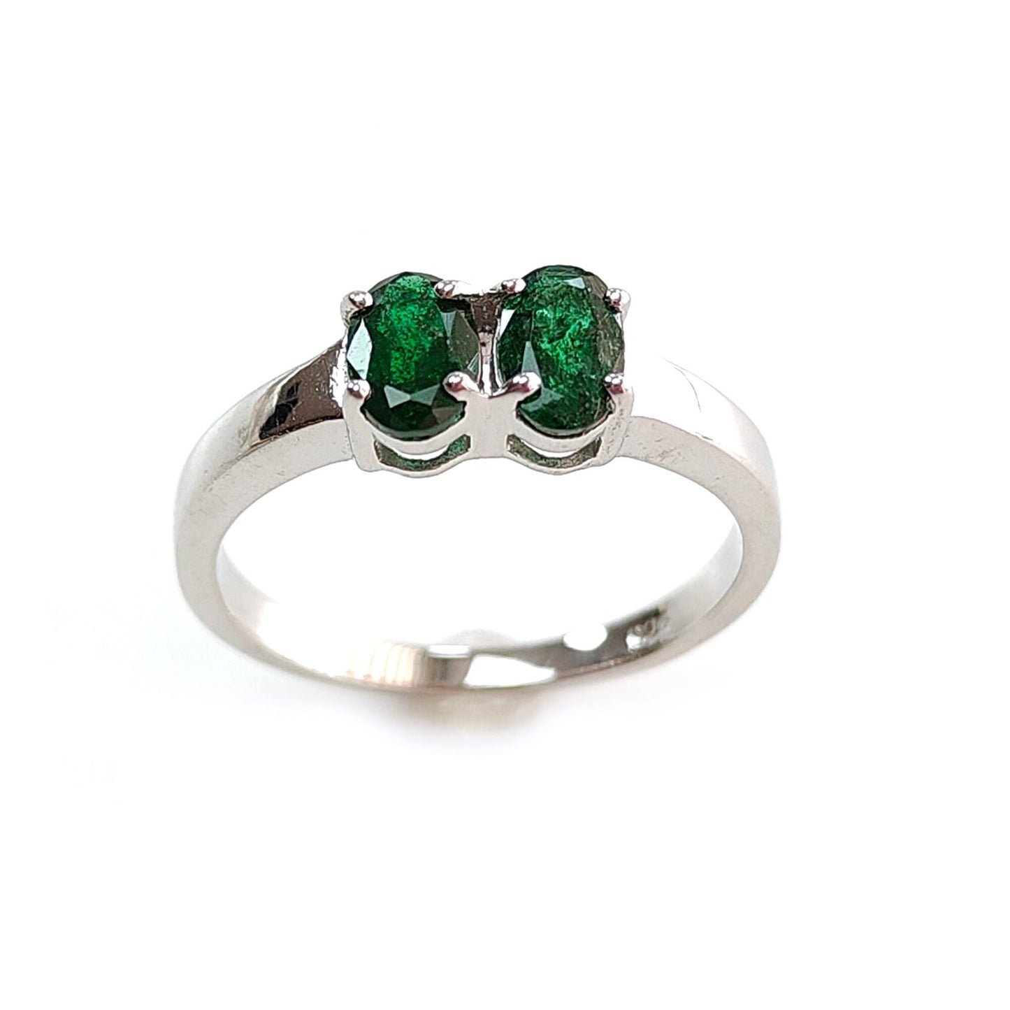 Emerald Faceted Silver Ring: 2.78gms Natural Untreated Emerald Oval Faceted Cut 925 Sterling Silver Prong Set Ring 8.25 US