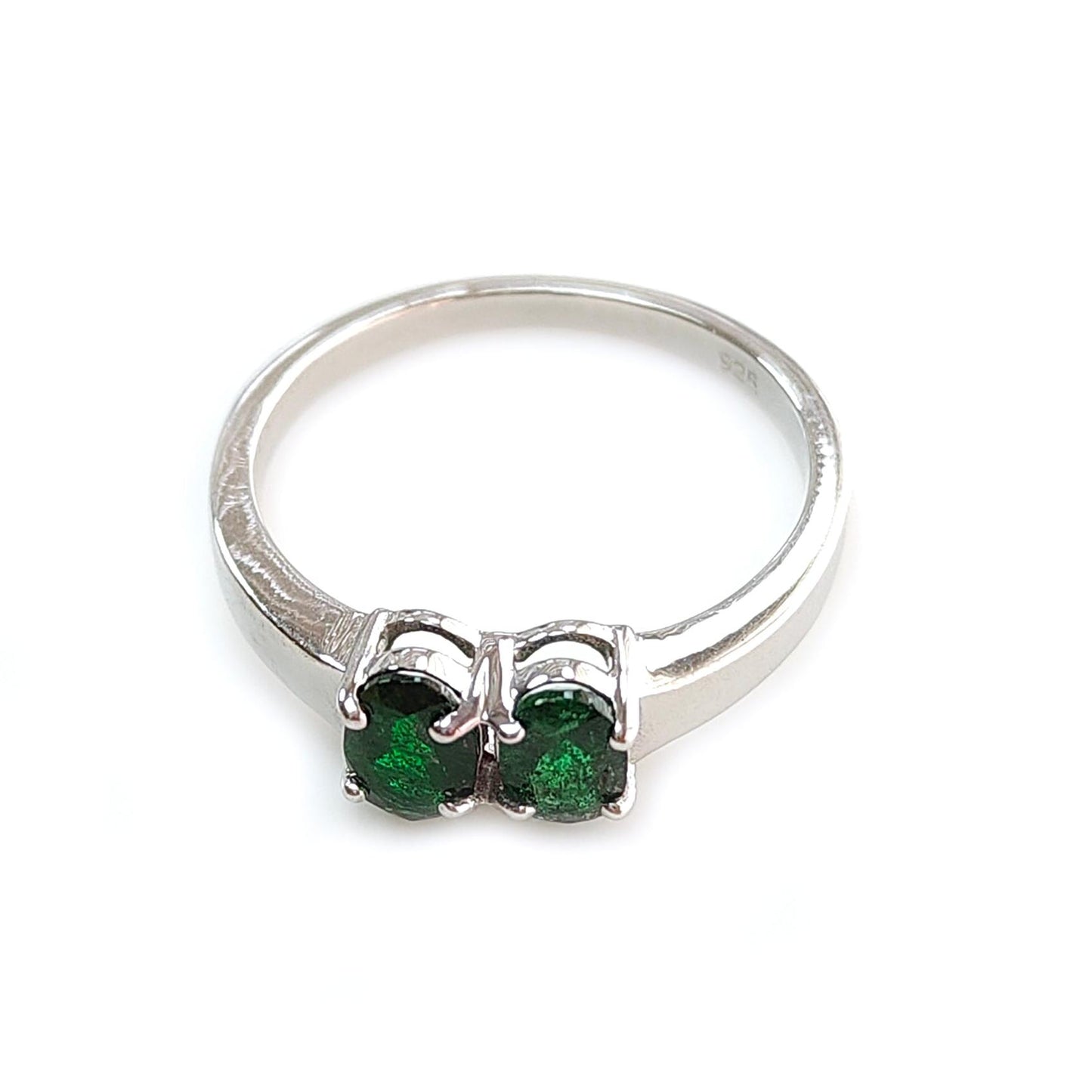 Emerald Faceted Silver Ring: 2.78gms Natural Untreated Emerald Oval Faceted Cut 925 Sterling Silver Prong Set Ring 8.25 US