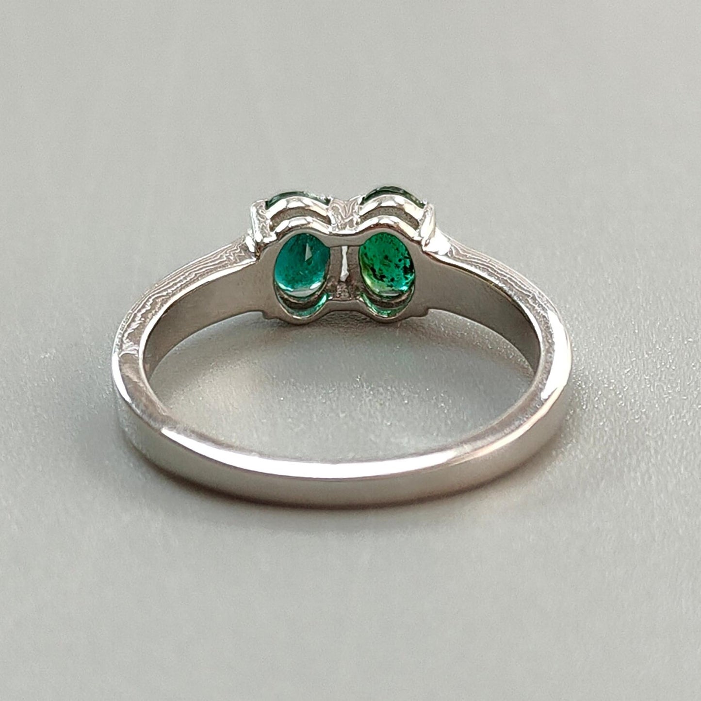 Emerald Faceted Silver Ring: 2.86gms Natural Untreated Emerald Oval Faceted Cut 925 Sterling Silver Prong Set Ring 7.5 US