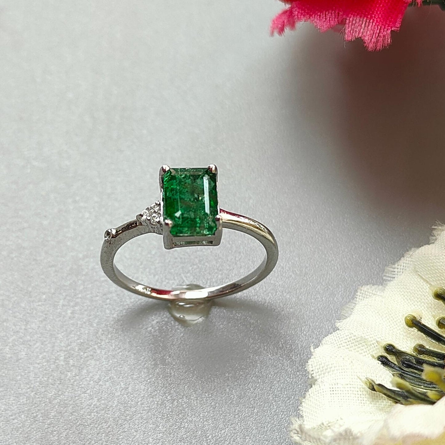 Emerald Faceted Silver Ring: 1.67gms Natural Untreated Emerald Octagon Faceted Cut 925 Sterling Silver Prong Set Ring 6 US