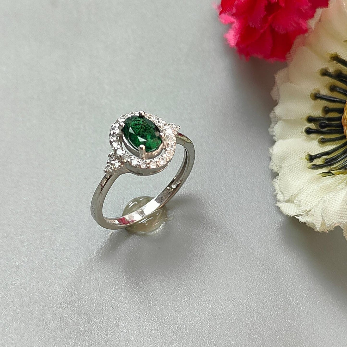 Emerald Faceted Silver Cz Ring: 2.59gms Natural Untreated Emerald Oval Faceted Cut 925 Sterling Silver Prong Set Ring 7 US