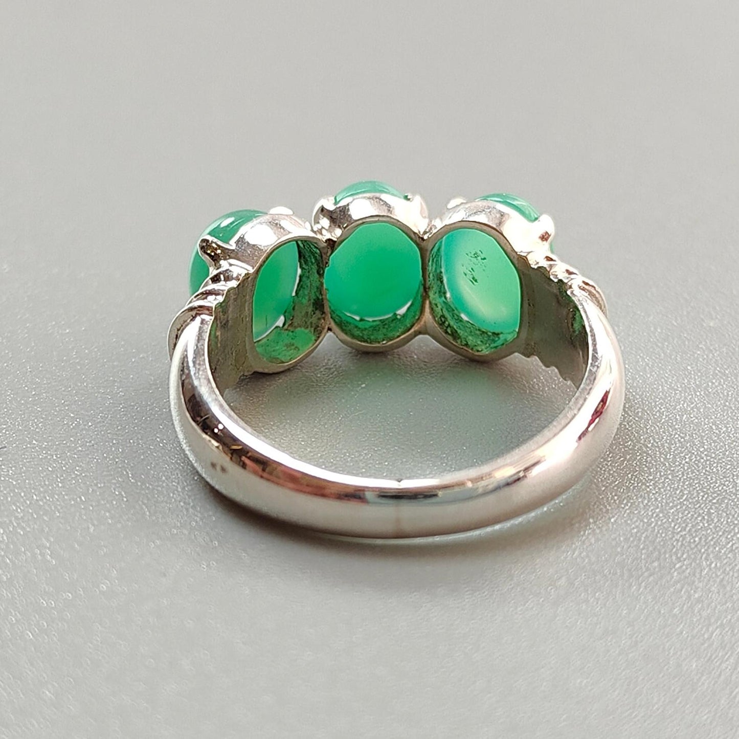 Green Chrysoprase Cabochon Silver Ring: 5.22gms Natural Untreated Chrysoprase Oval Shape Plain 925 Sterling Silver Prong Set Ring 8 US