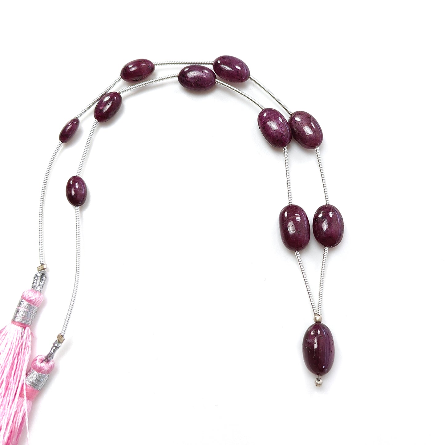 Рубиновые бусины россыпью