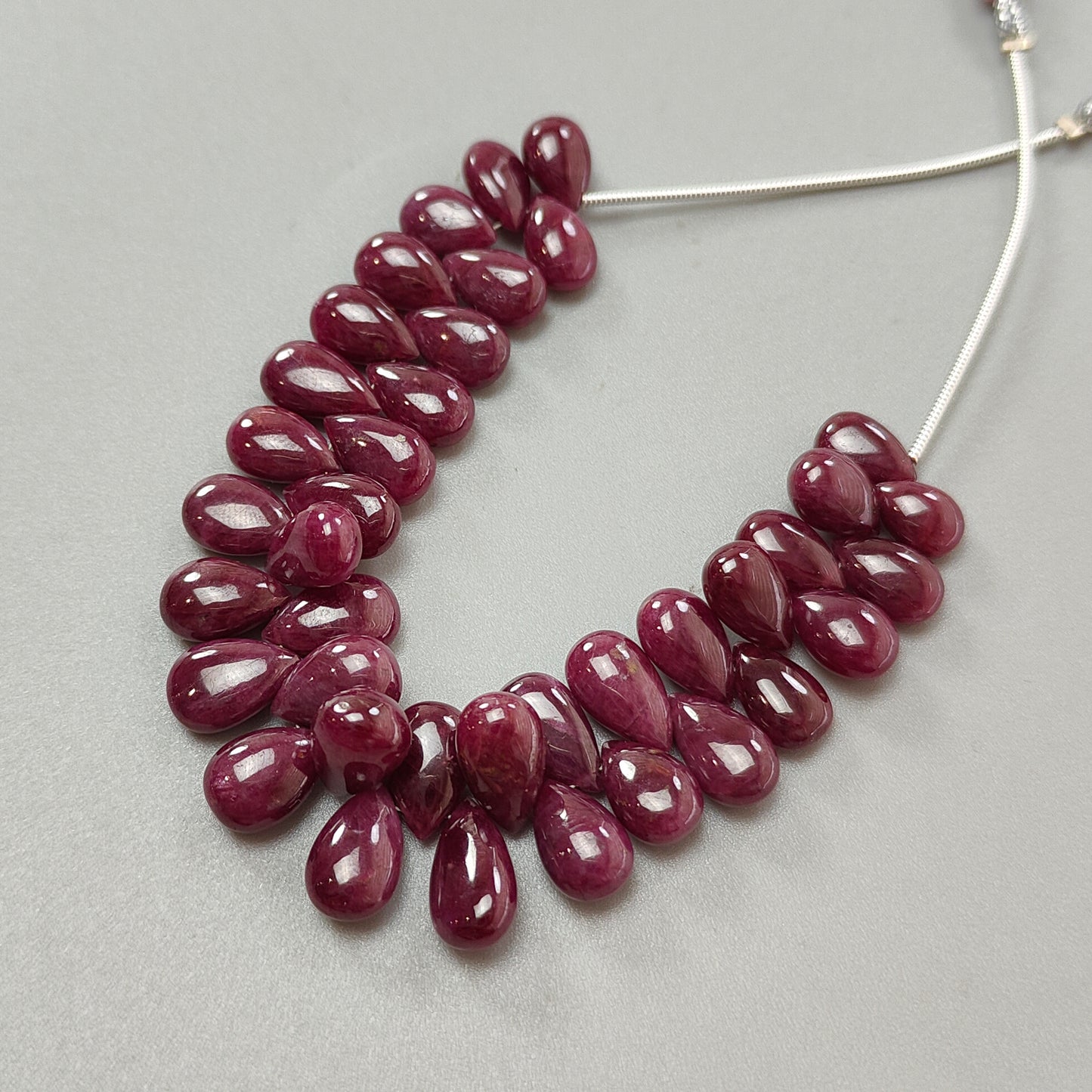 红宝石素面梨形散珠