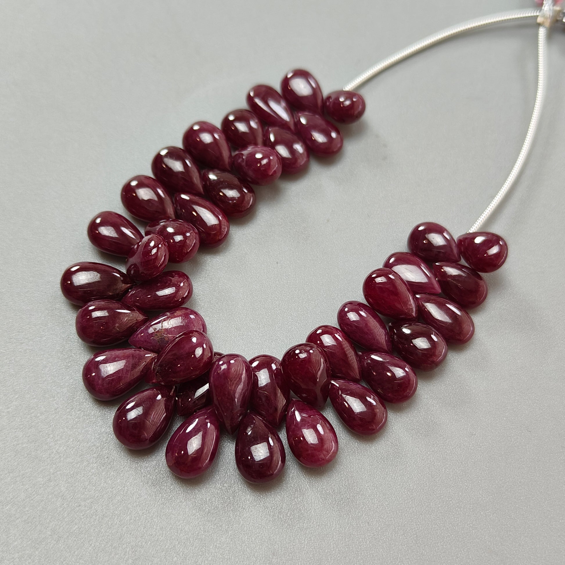 红宝石素面梨形散珠