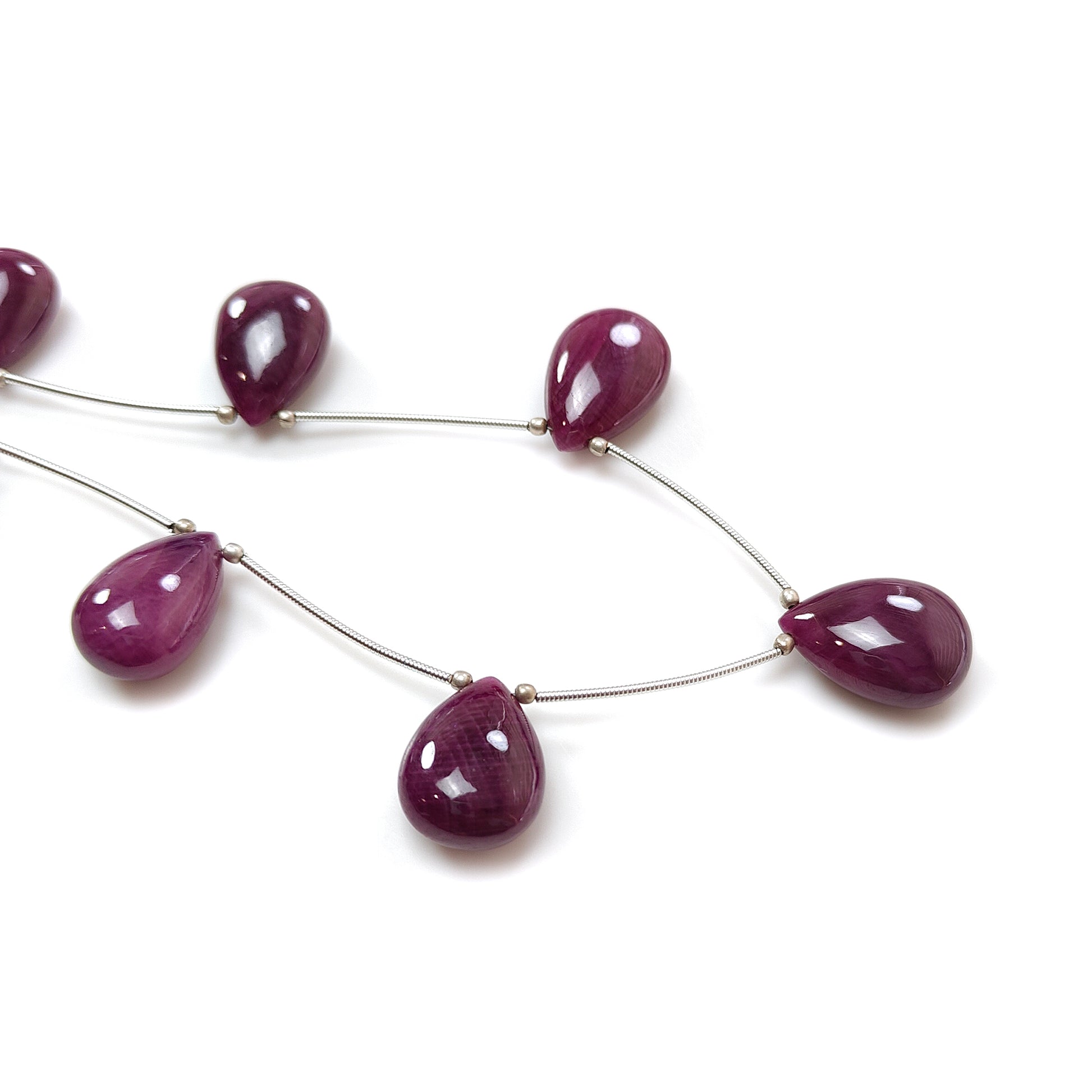 レッドルビープレーンアーモンドルースビーズ