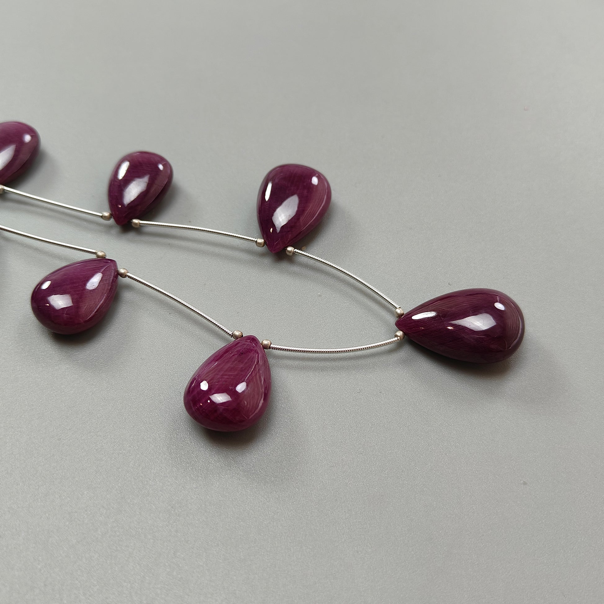 Perle di mandorla di rubino