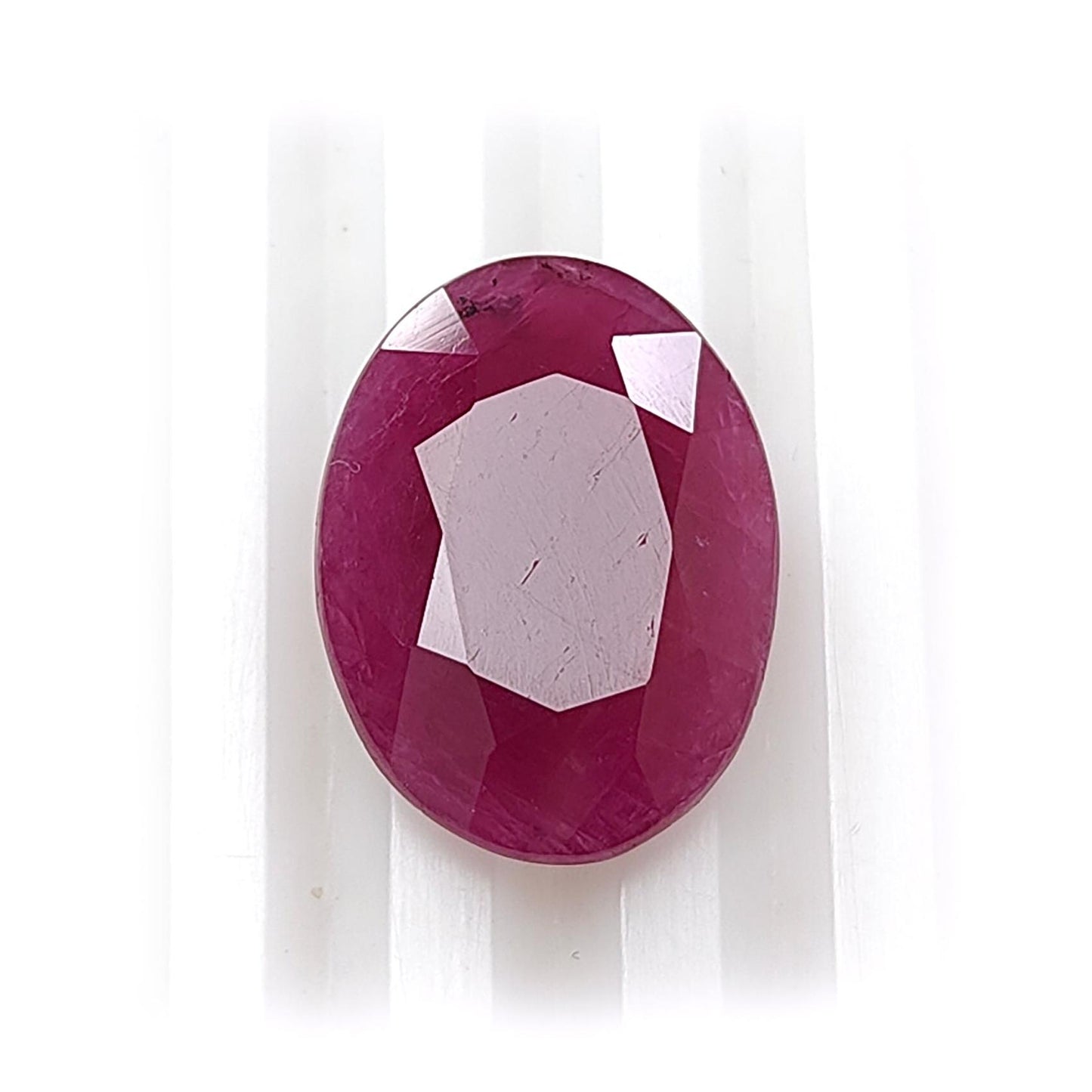 Ruby Gemstone Faceted Cut: 10.60cts Natural Untreated Unheated Red Ruby Oval Shape 17*13mm 1pc for Jewelry July Birthstone