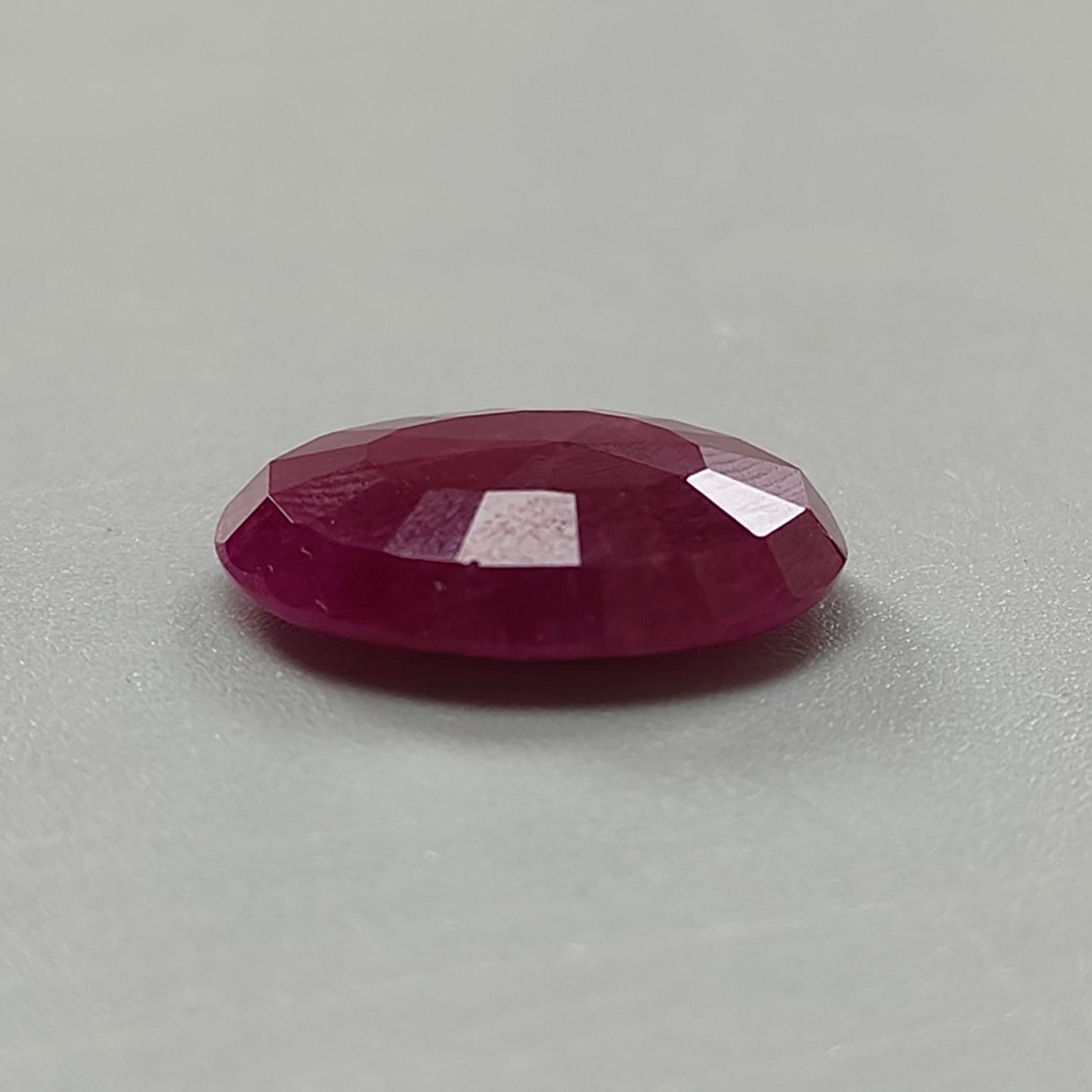 Ruby Gemstone Faceted Cut: 10.60cts Natural Untreated Unheated Red Ruby Oval Shape 17*13mm 1pc for Jewelry July Birthstone