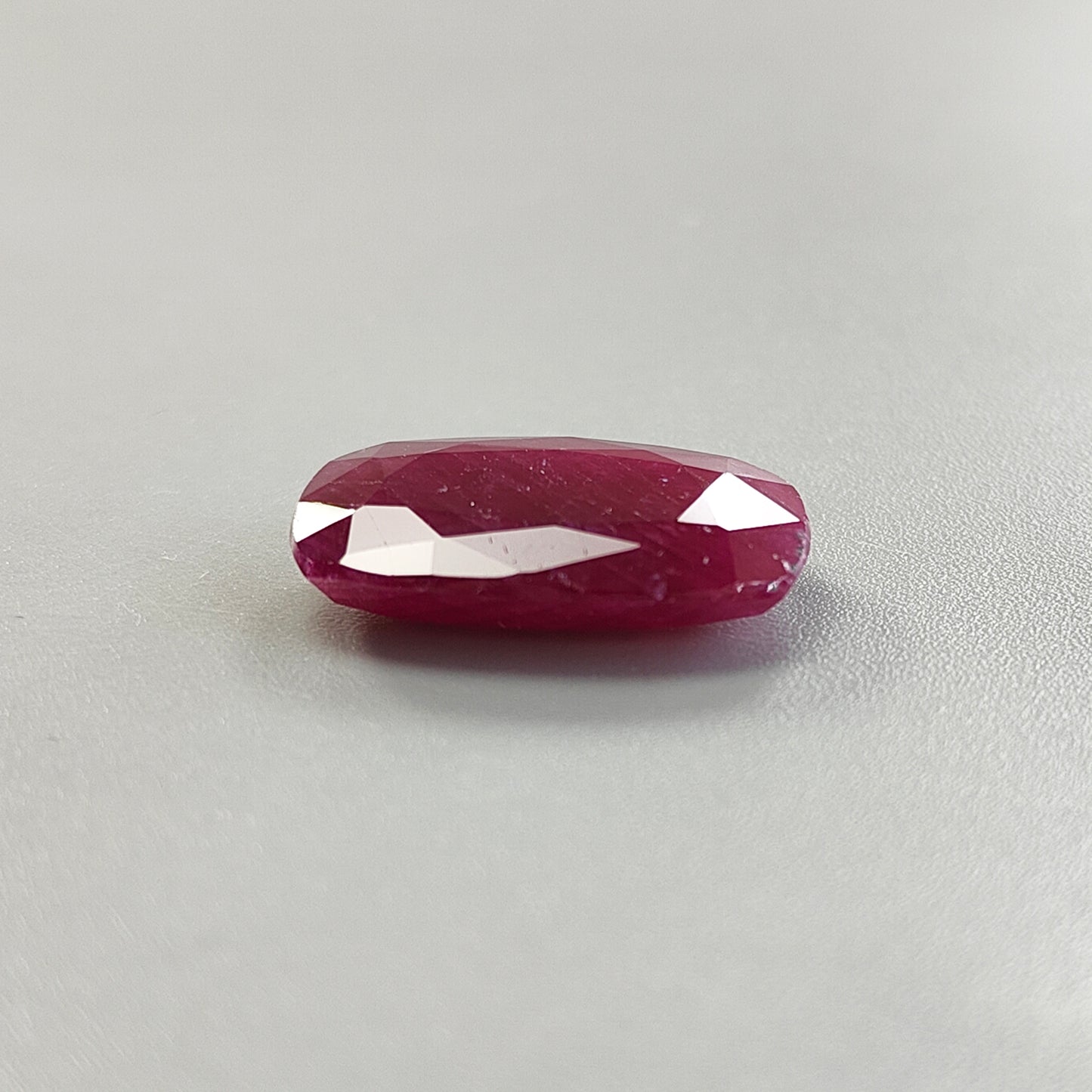 ペンダント用のルビー