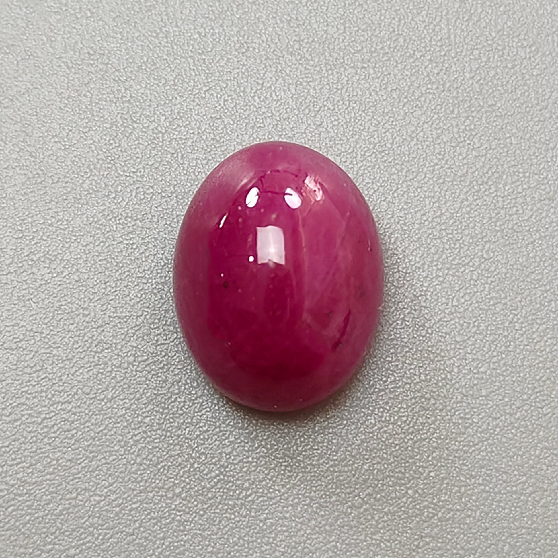 赤いルビーの宝石