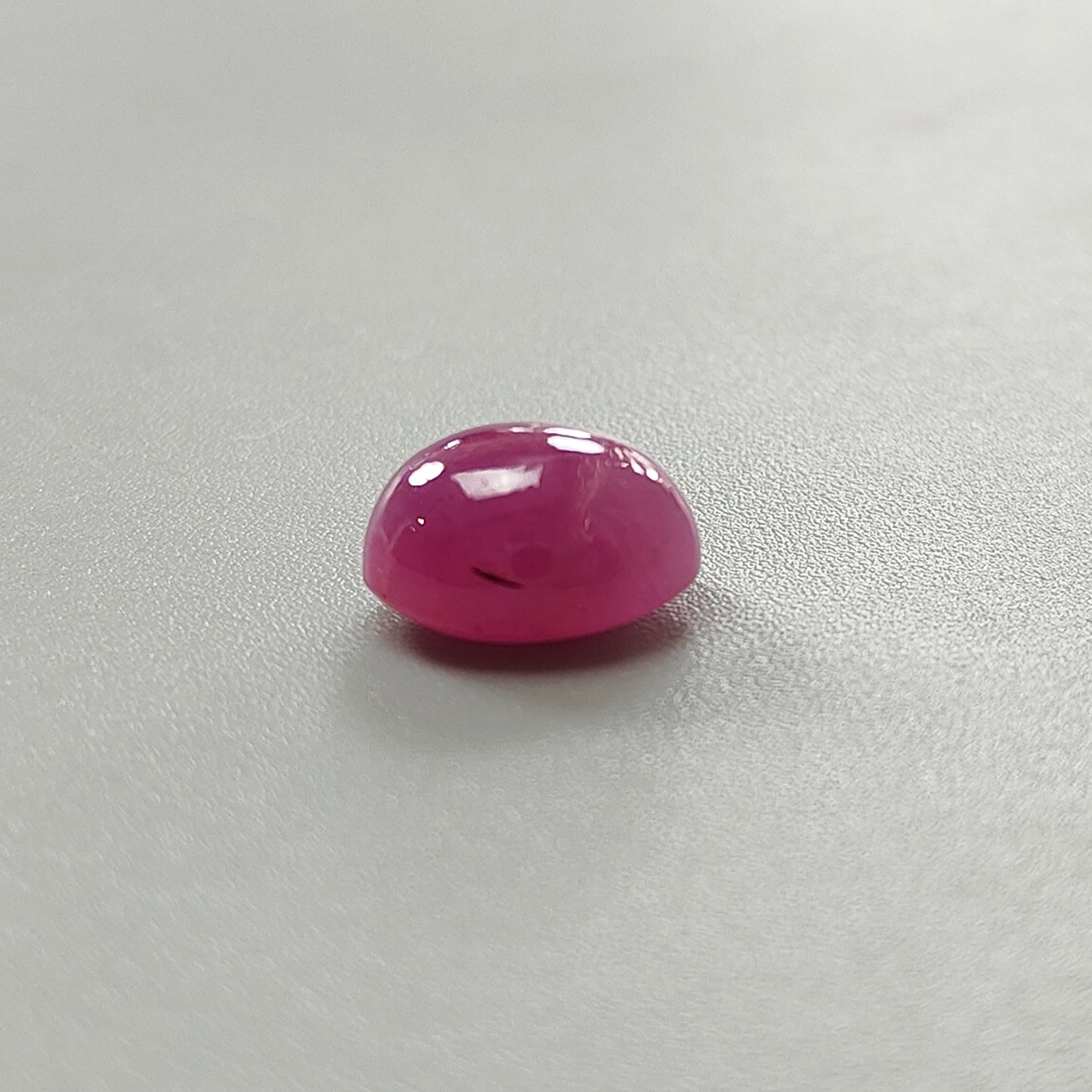 未処理の赤いルビー