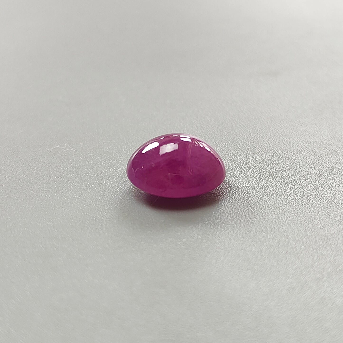 ペンダント用のルビーベリー