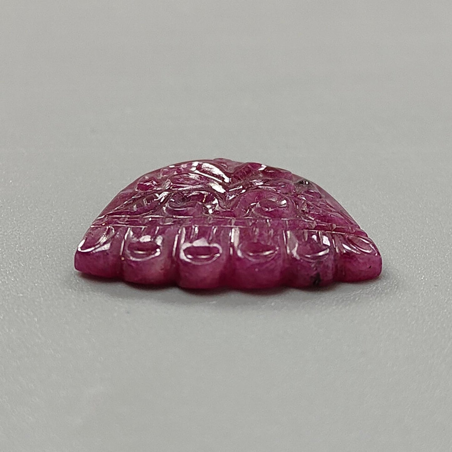 Ruby Gemstone Carving: 20.00cts Natural Untreated Unheated Red Ruby Hand Carved Fancy Shape 21*24mm 1pc for Jewelry July Birthstone