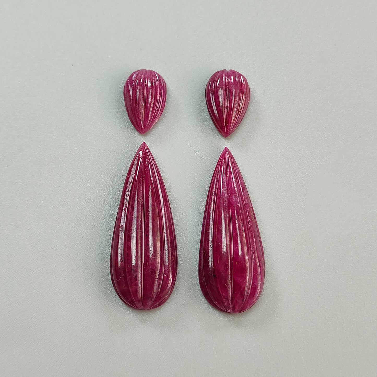 手作りのルビー宝石