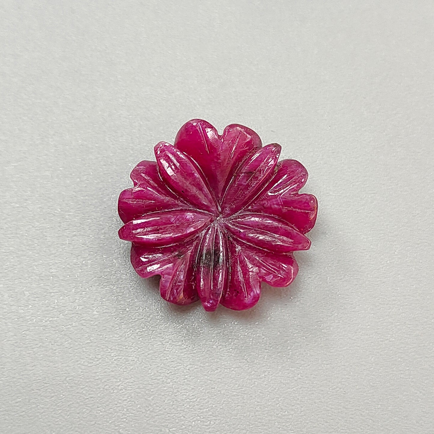 натуральный красный рубин