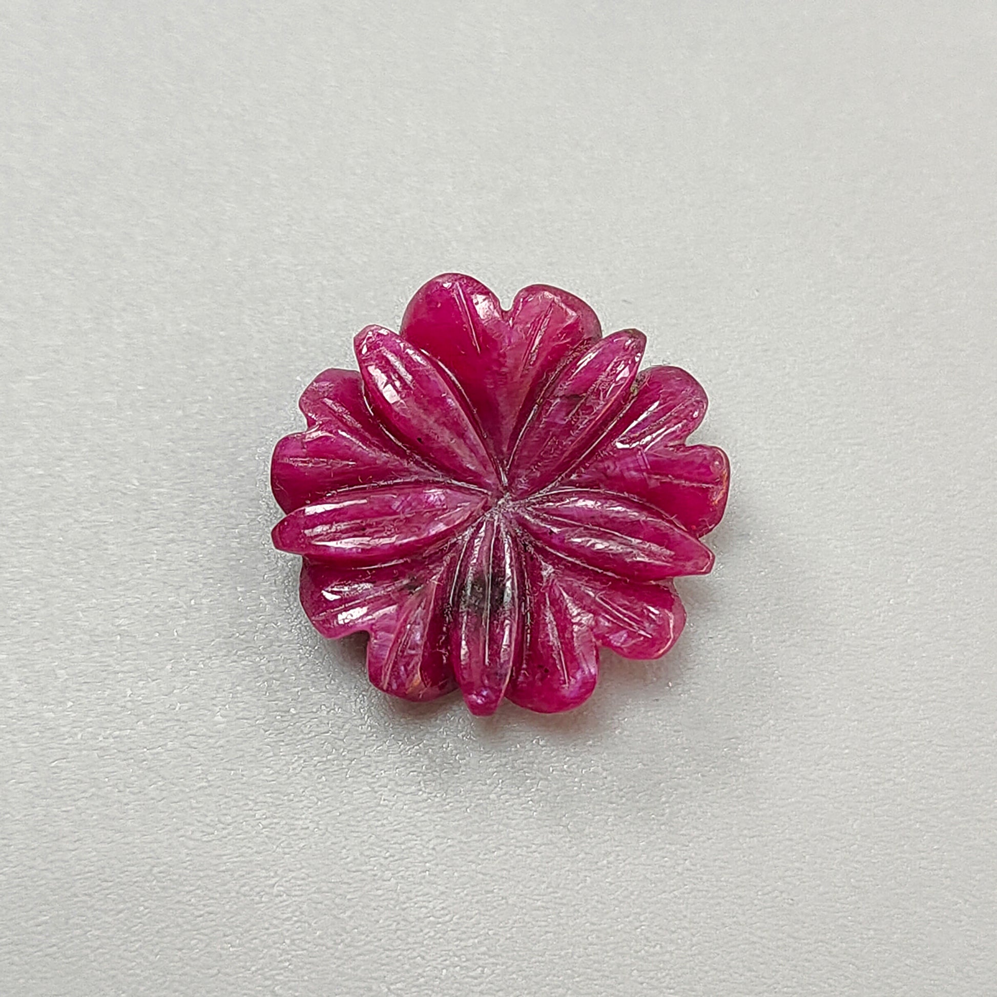 натуральный красный рубин