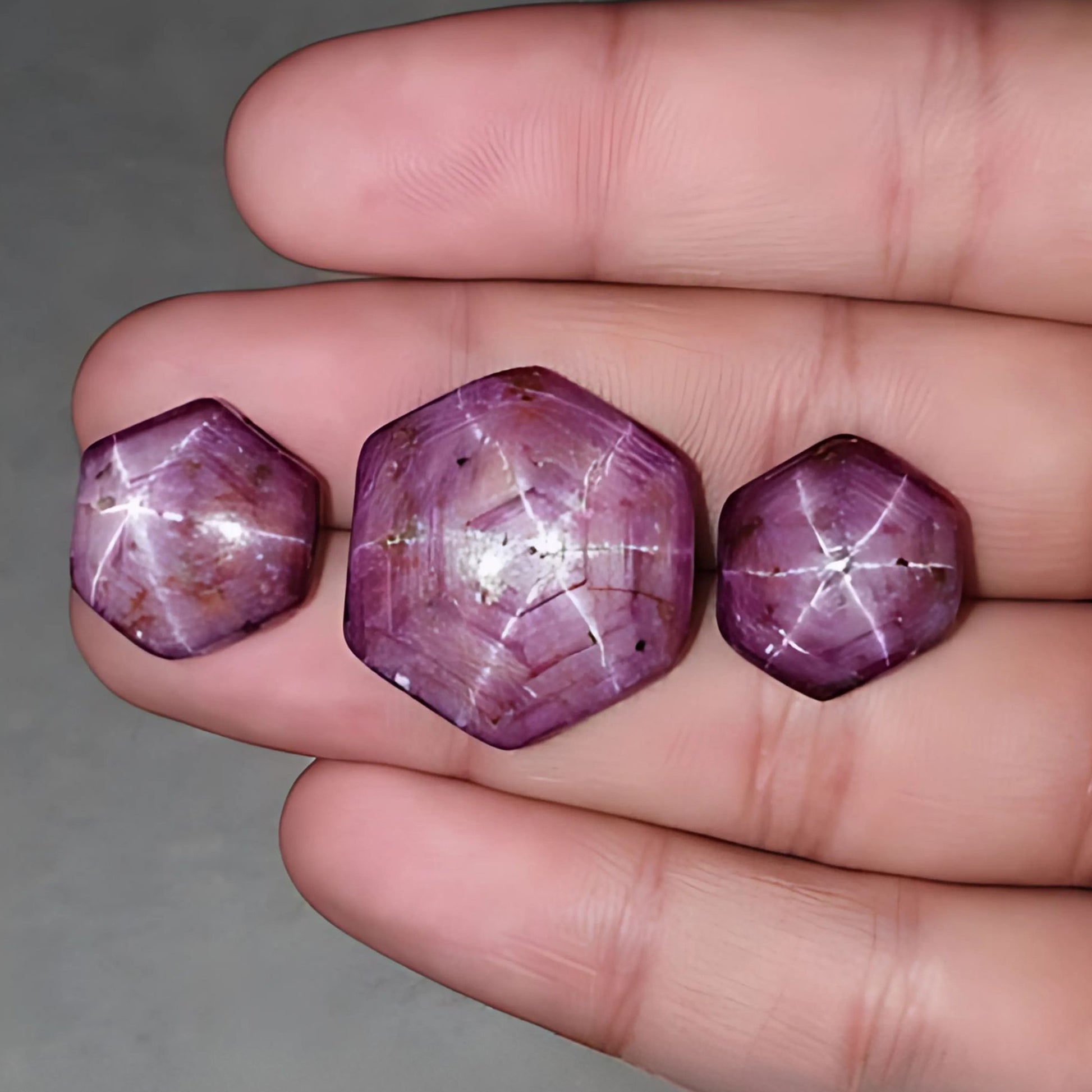Cabochon rubis étoilé