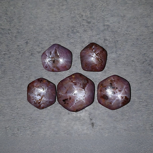 Rubis étoilé hexagonal