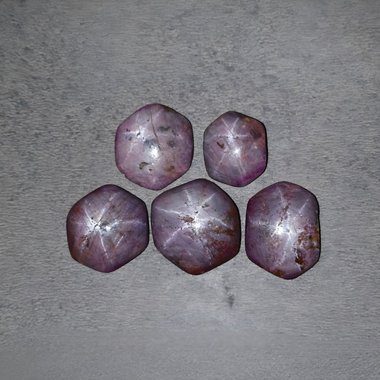 Pierre précieuse rubis étoilé