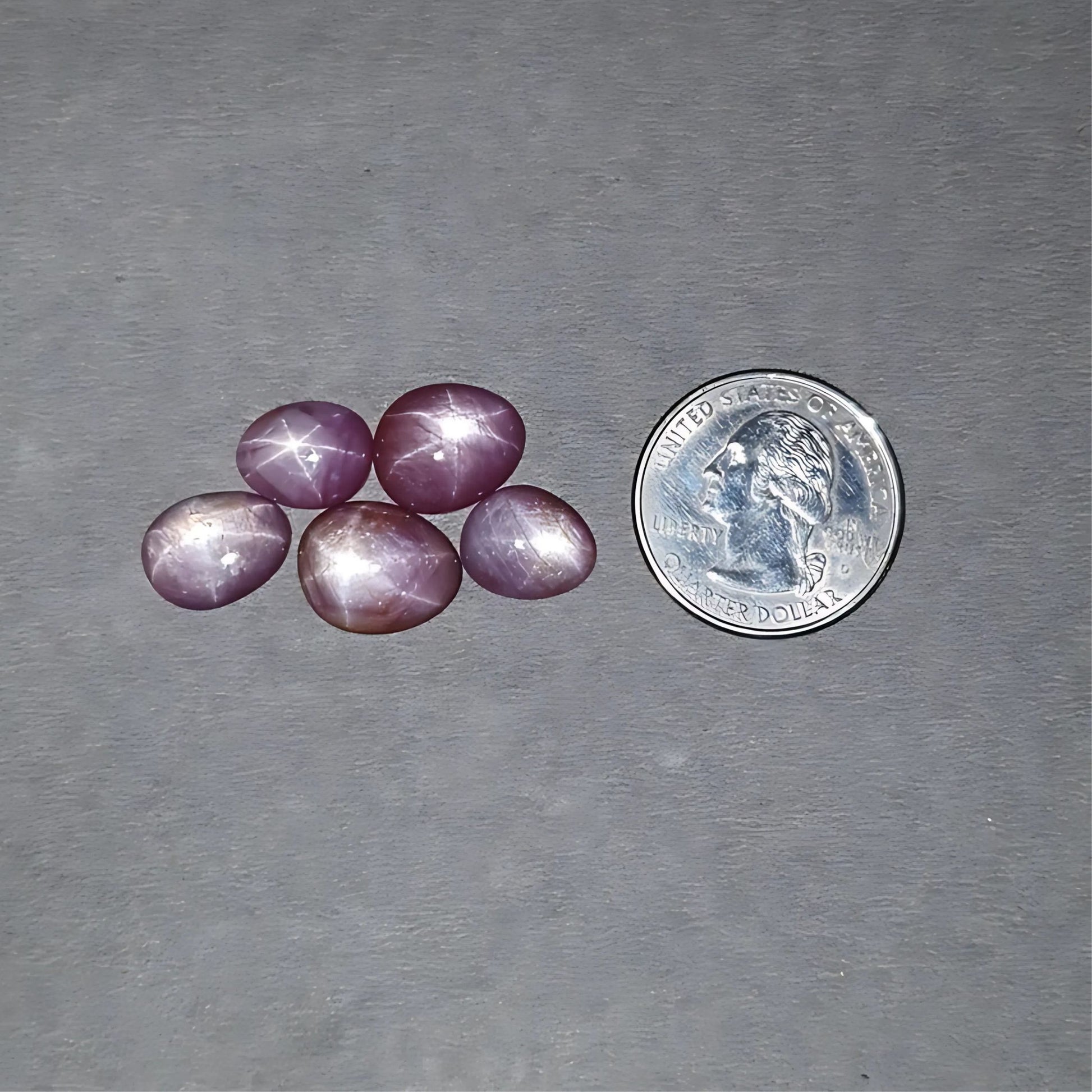 Cabochon rubis étoilé